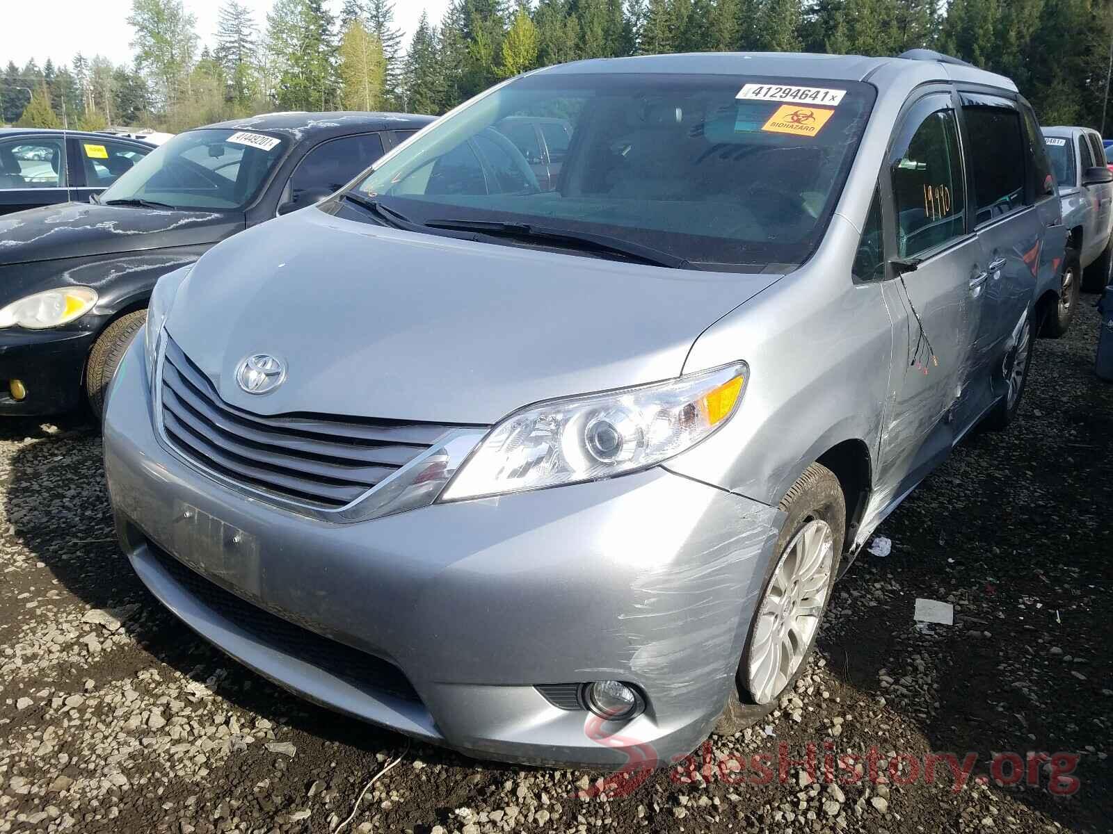 5TDYZ3DC2HS841552 2017 TOYOTA SIENNA