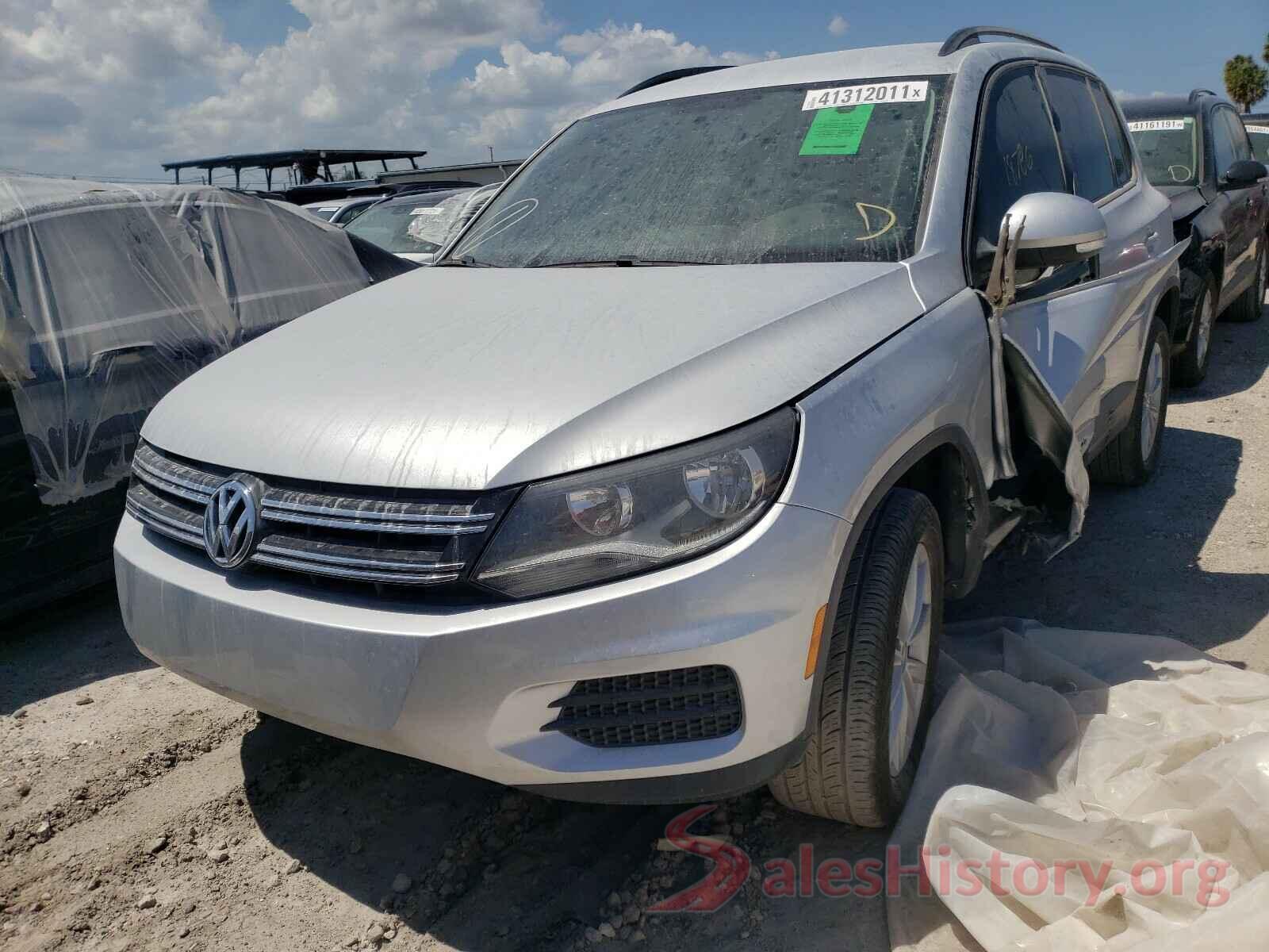 WVGAV7AX8HK046696 2017 VOLKSWAGEN TIGUAN