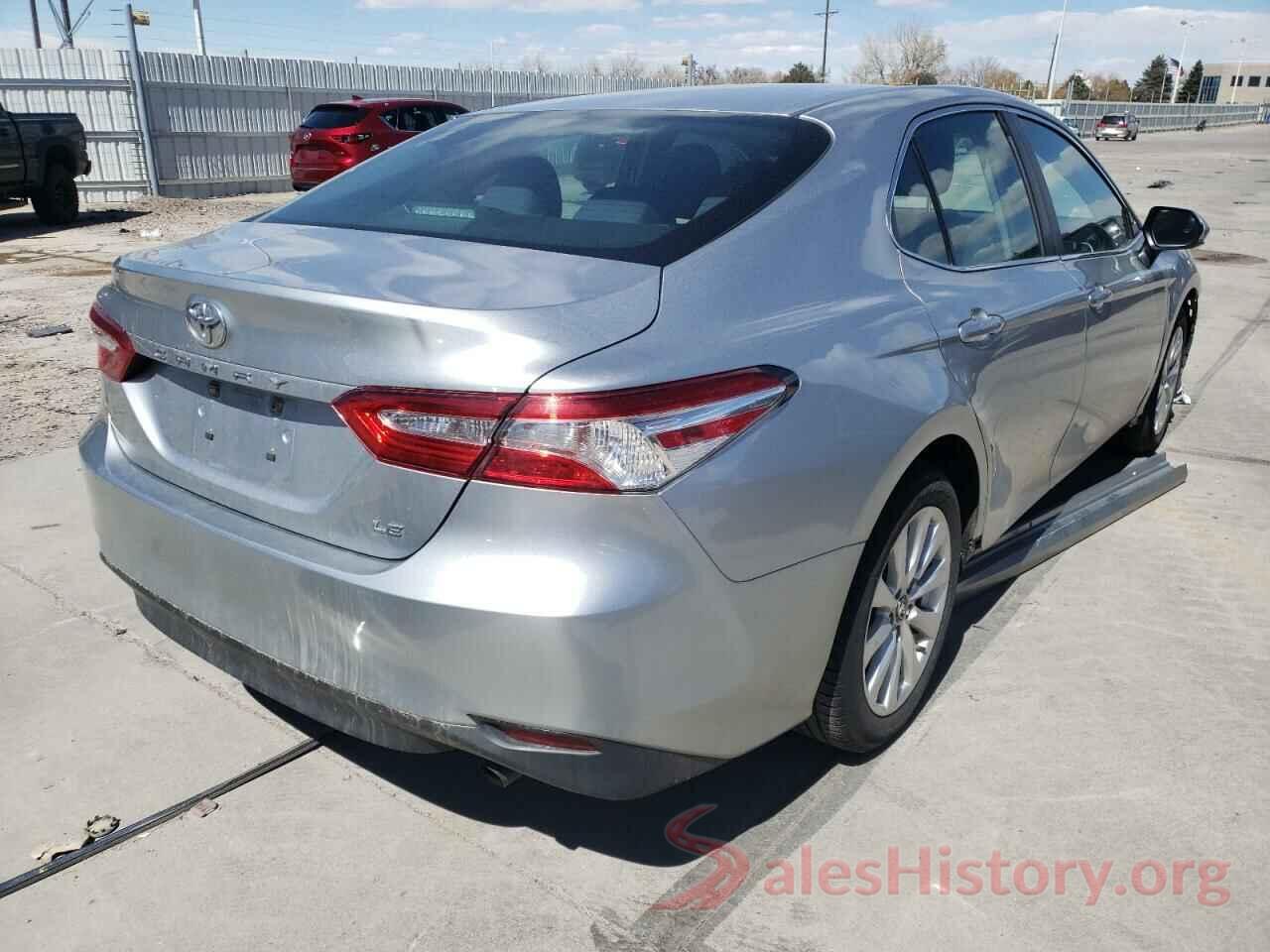 4T1B11HK8JU057232 2018 TOYOTA CAMRY