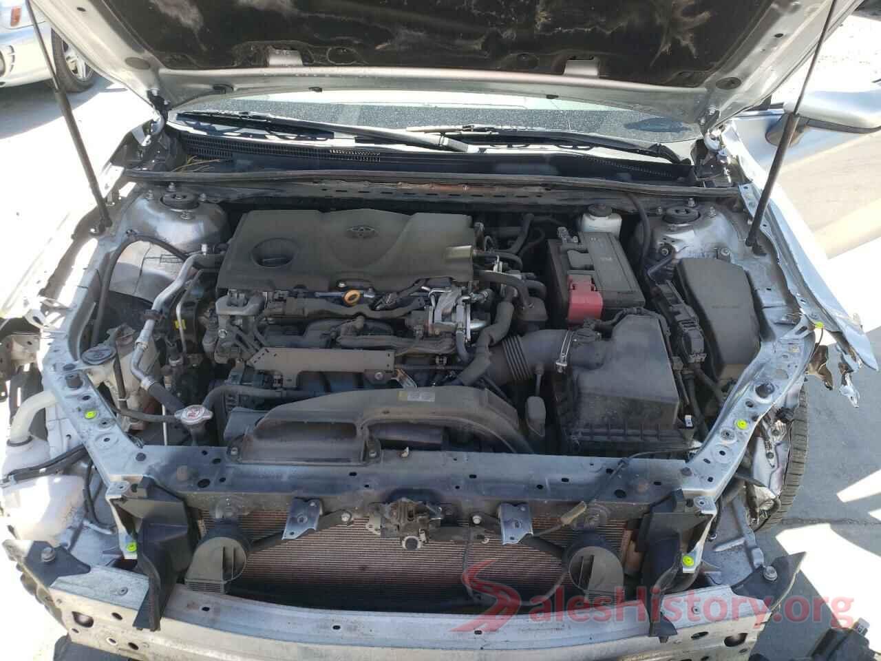 4T1B11HK8JU057232 2018 TOYOTA CAMRY