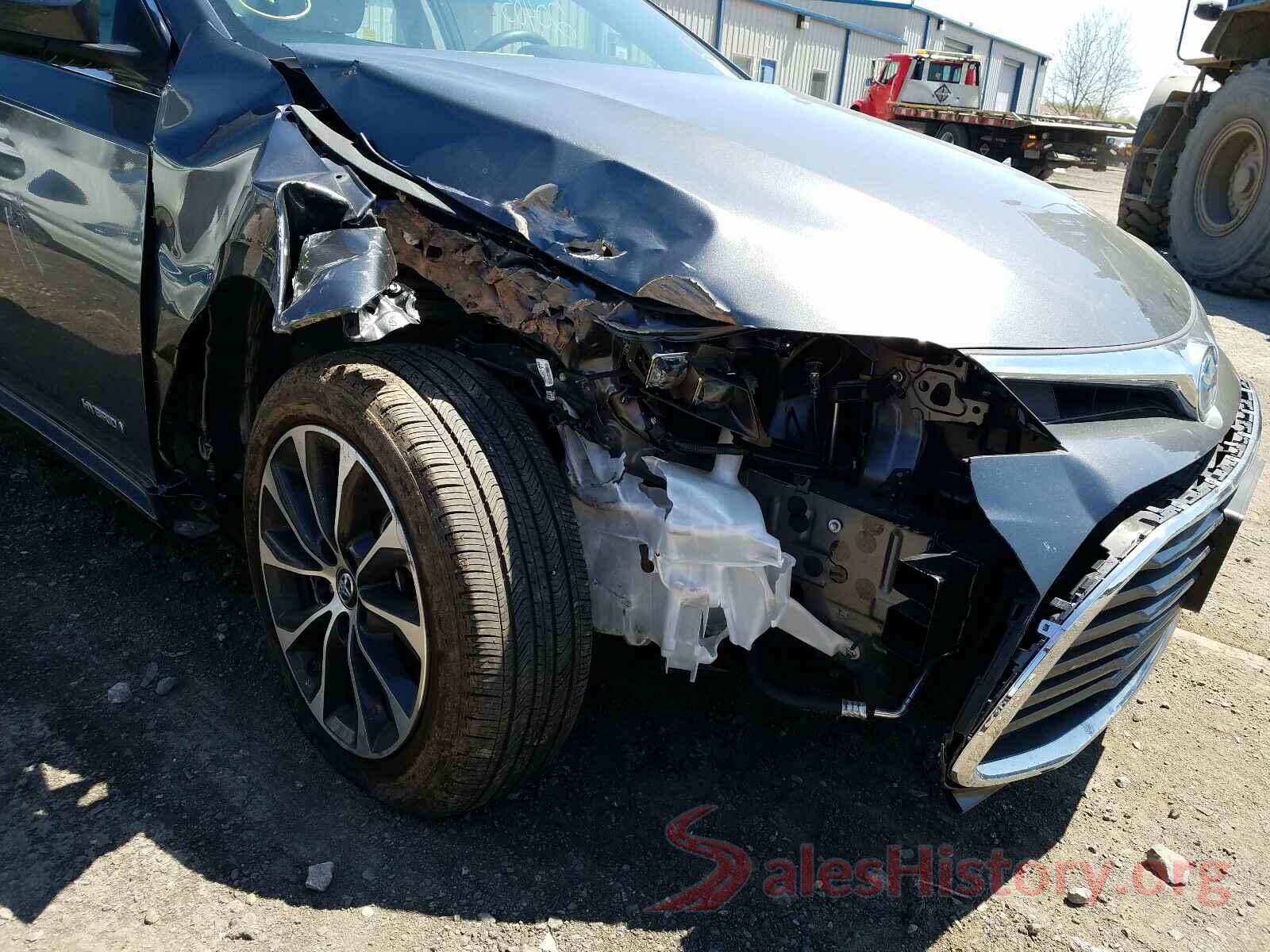 4T1BD1EB4JU060222 2018 TOYOTA AVALON