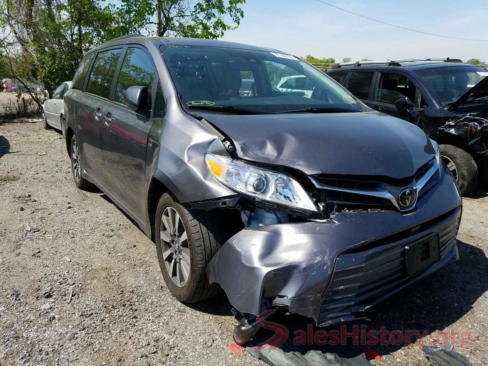 5TDDZ3DC8JS196992 2018 TOYOTA SIENNA