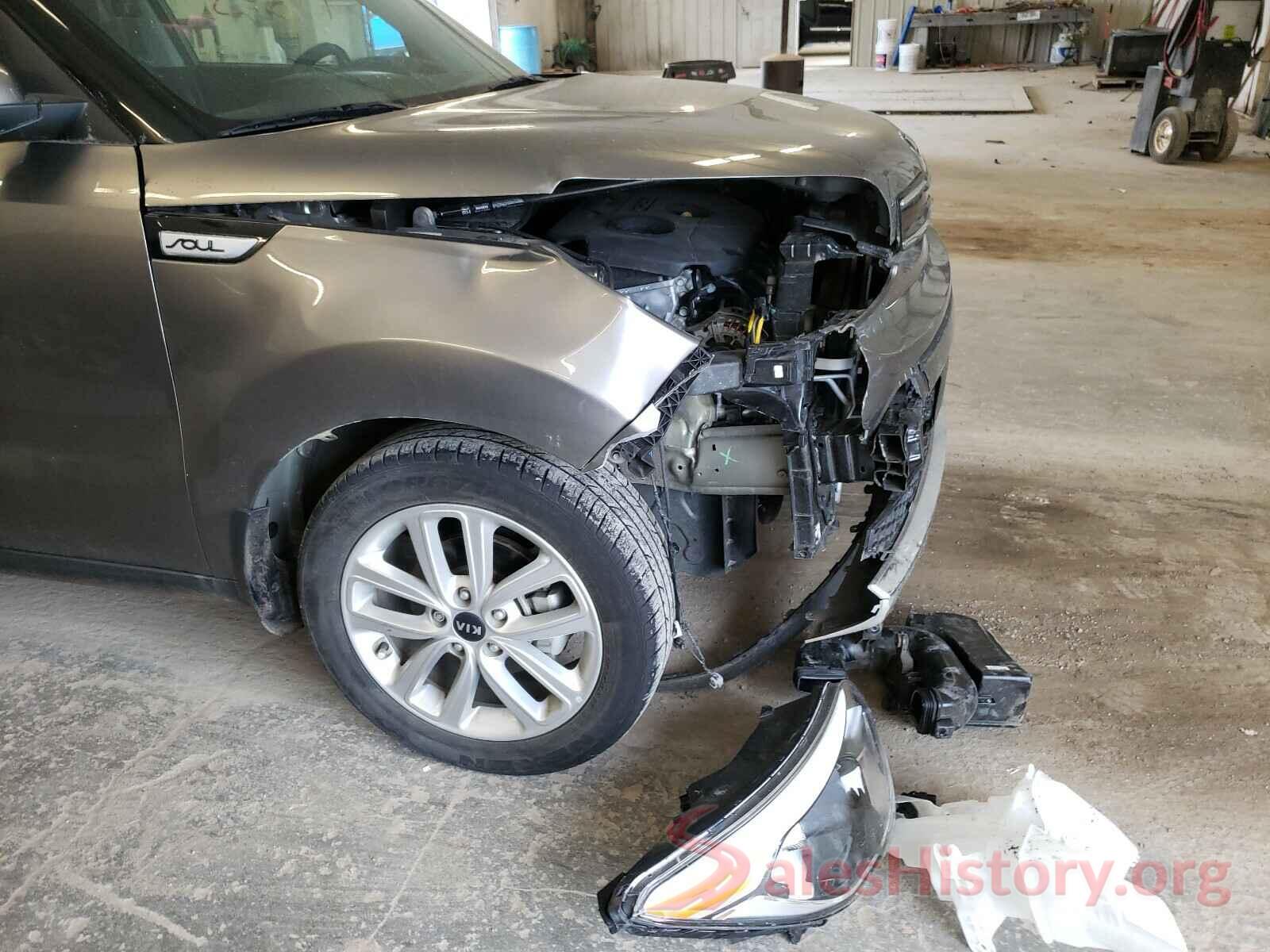 KNDJP3A56J7582724 2018 KIA SOUL