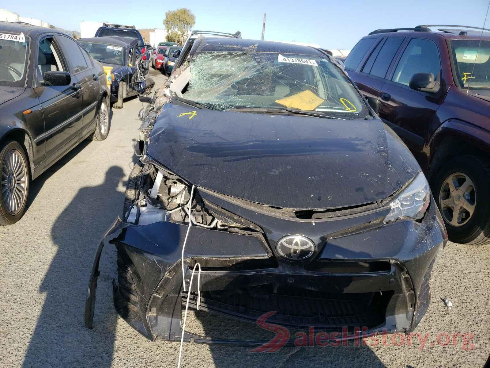 2T1BURHE5JC101236 2018 TOYOTA COROLLA