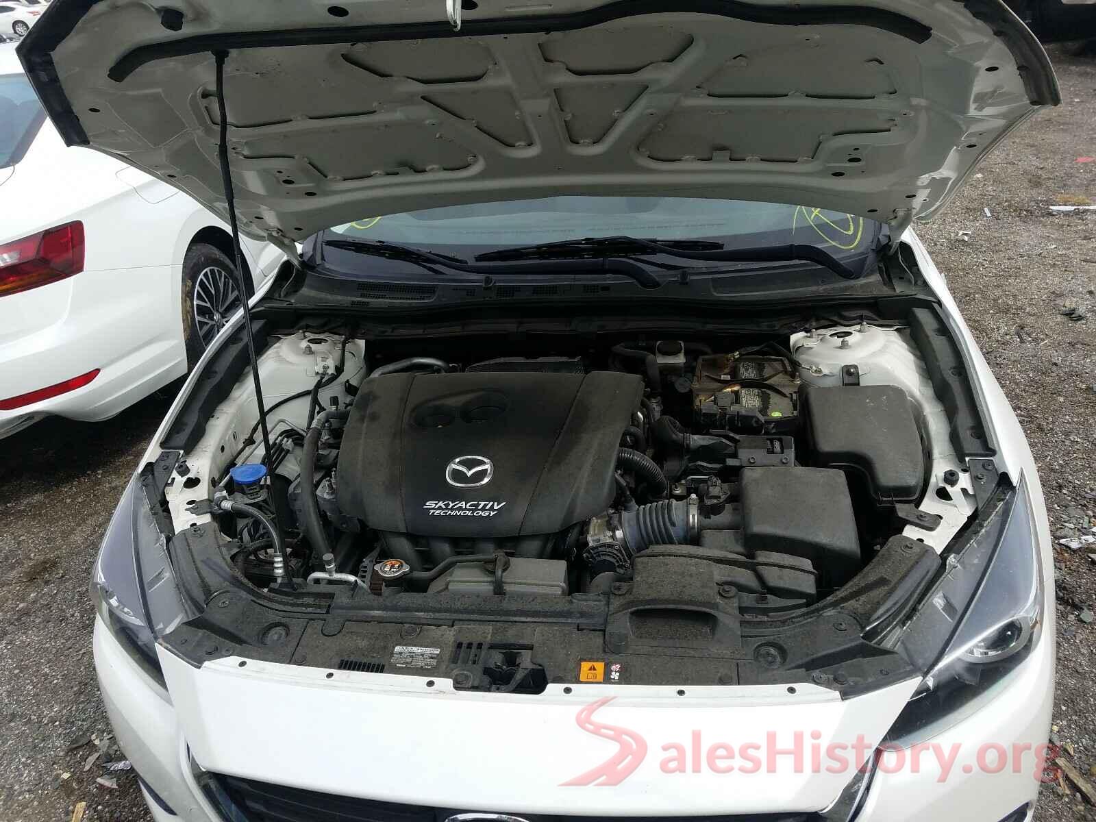 3MZBN1U79JM163233 2018 MAZDA 3