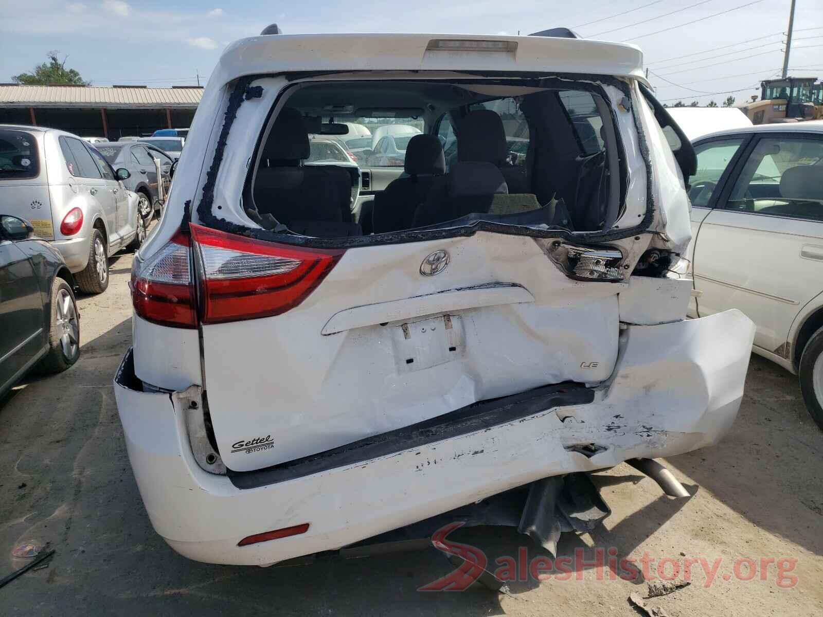 5TDKZ3DC3HS864151 2017 TOYOTA SIENNA