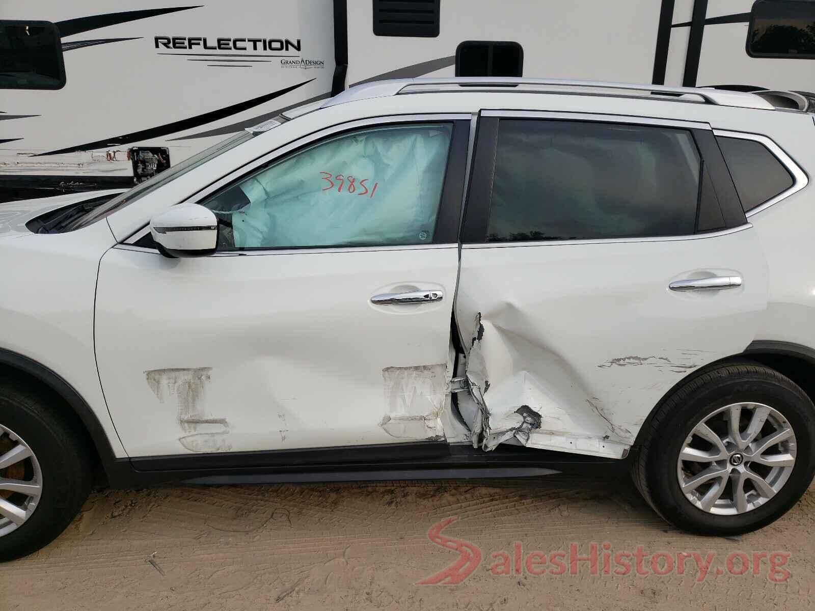 KNMAT2MT7JP587639 2018 NISSAN ROGUE