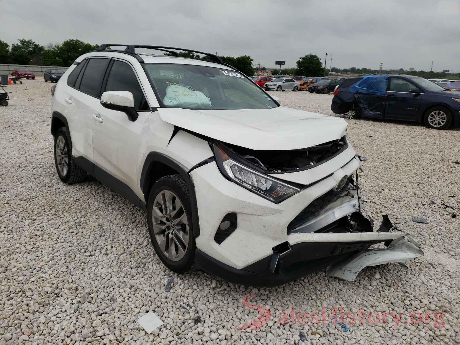 JTMC1RFV3KD511814 2019 TOYOTA RAV4