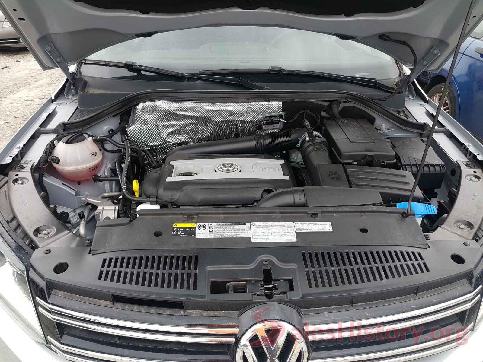 WVGAV7AX2HK030557 2017 VOLKSWAGEN TIGUAN