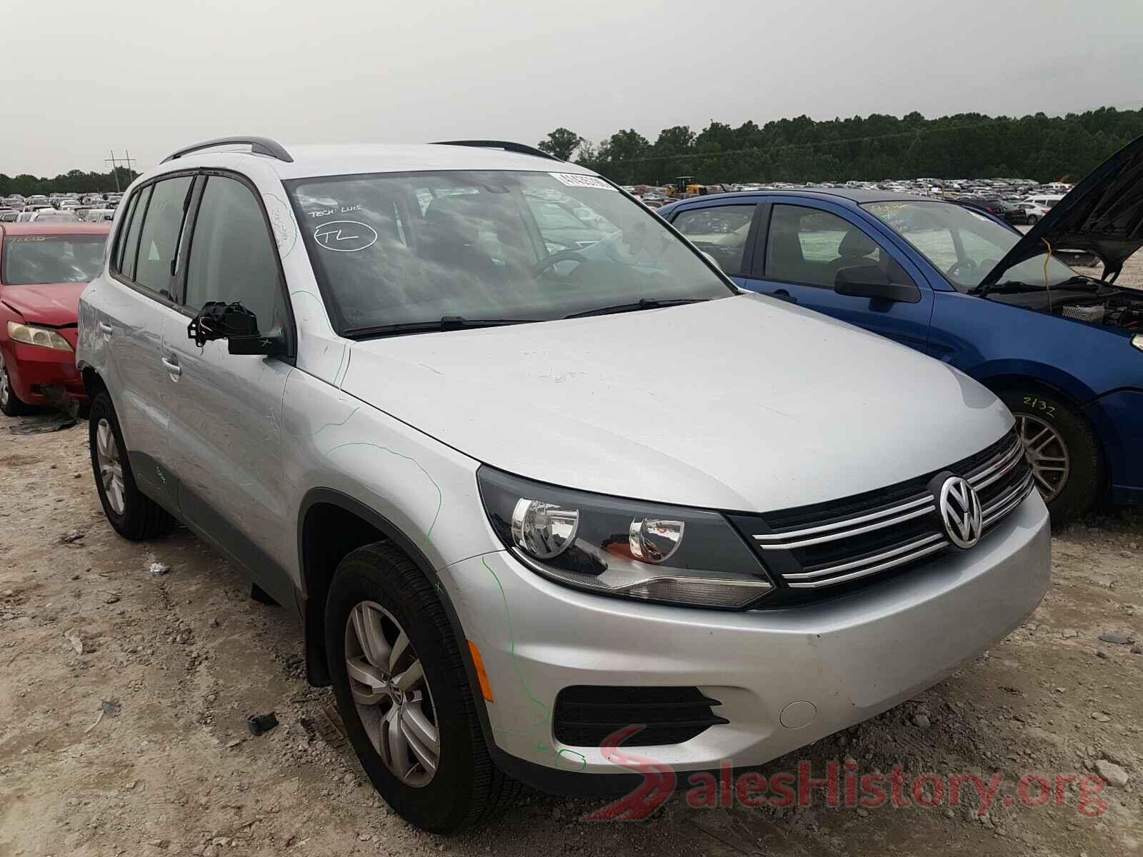 WVGAV7AX2HK030557 2017 VOLKSWAGEN TIGUAN