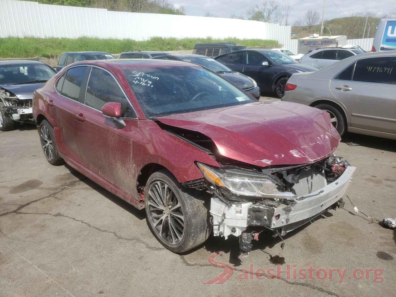 4T1B11HK2JU549240 2018 TOYOTA CAMRY