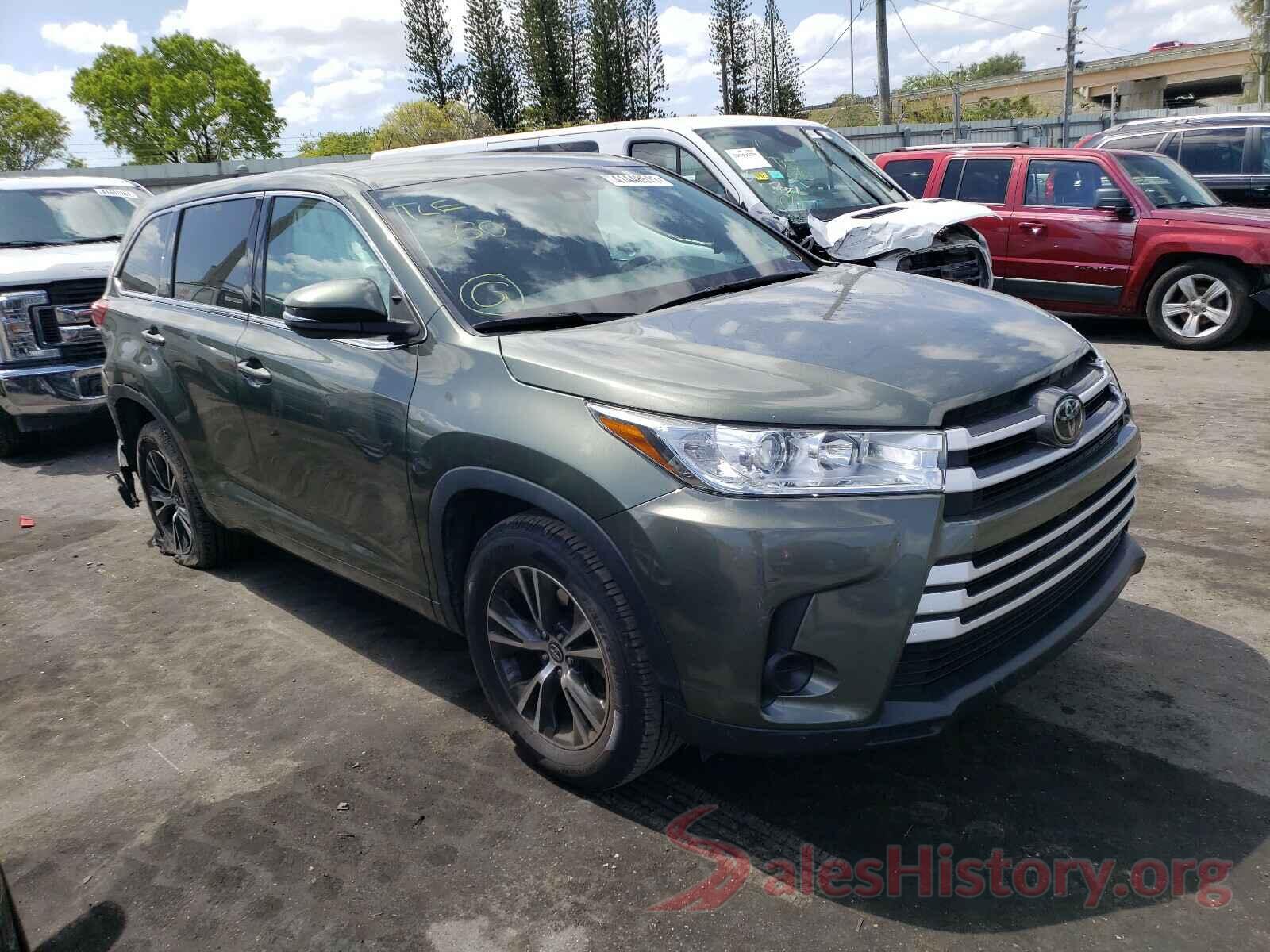 5TDZARFH3HS028700 2017 TOYOTA HIGHLANDER