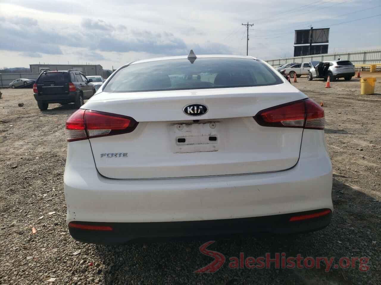 3KPFL4A73JE211268 2018 KIA FORTE