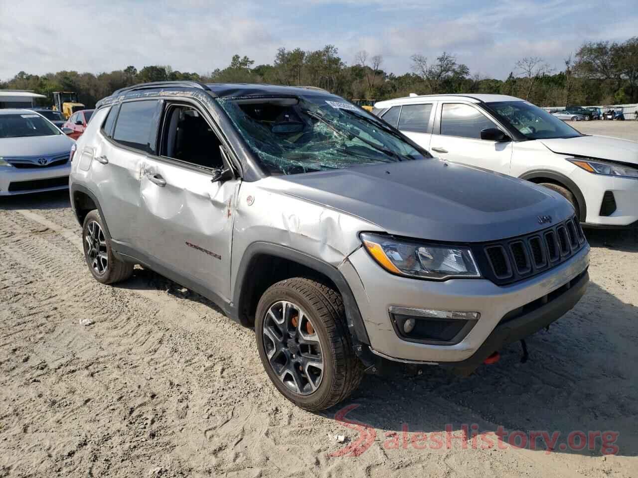 3C4NJDDB9KT739766 2019 JEEP COMPASS