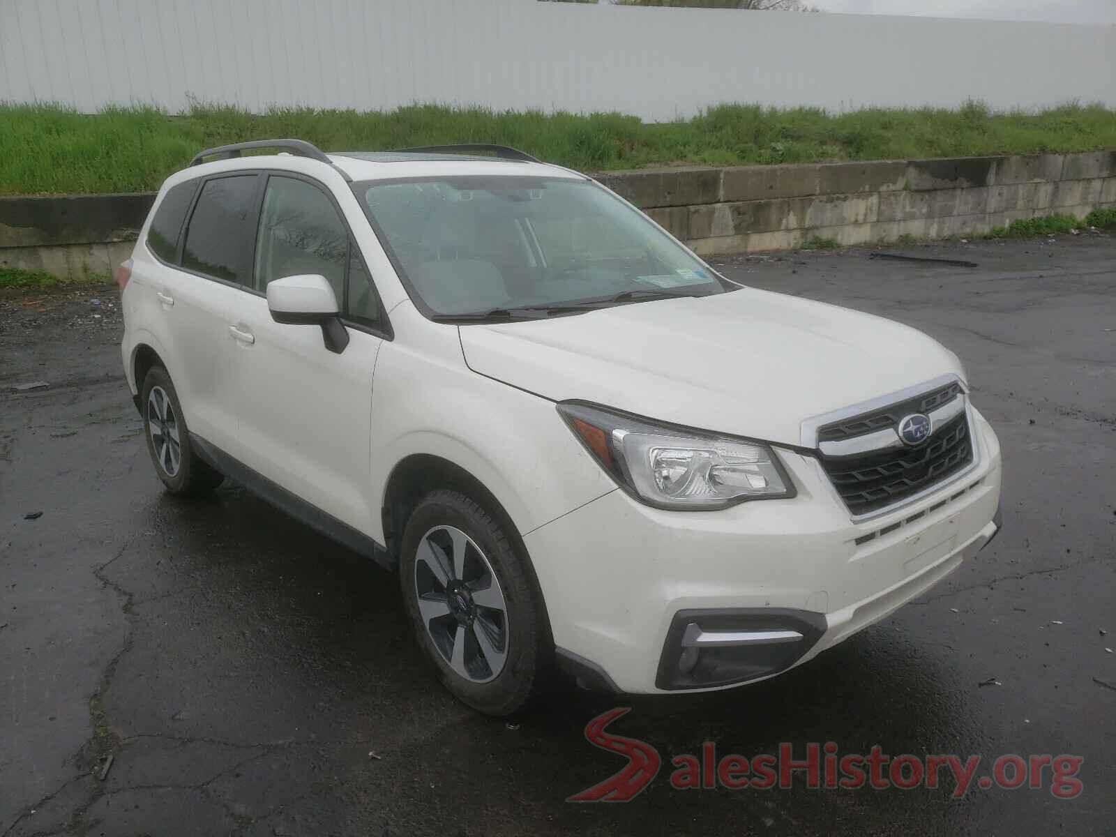 JF2SJAGC0JH479116 2018 SUBARU FORESTER