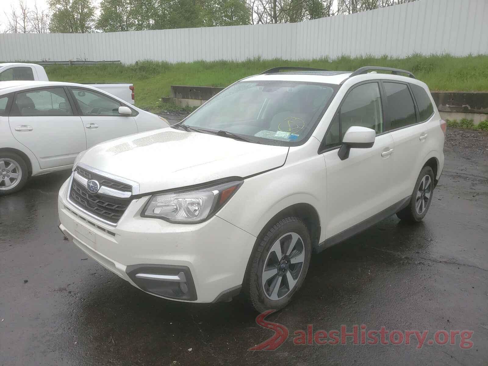 JF2SJAGC0JH479116 2018 SUBARU FORESTER