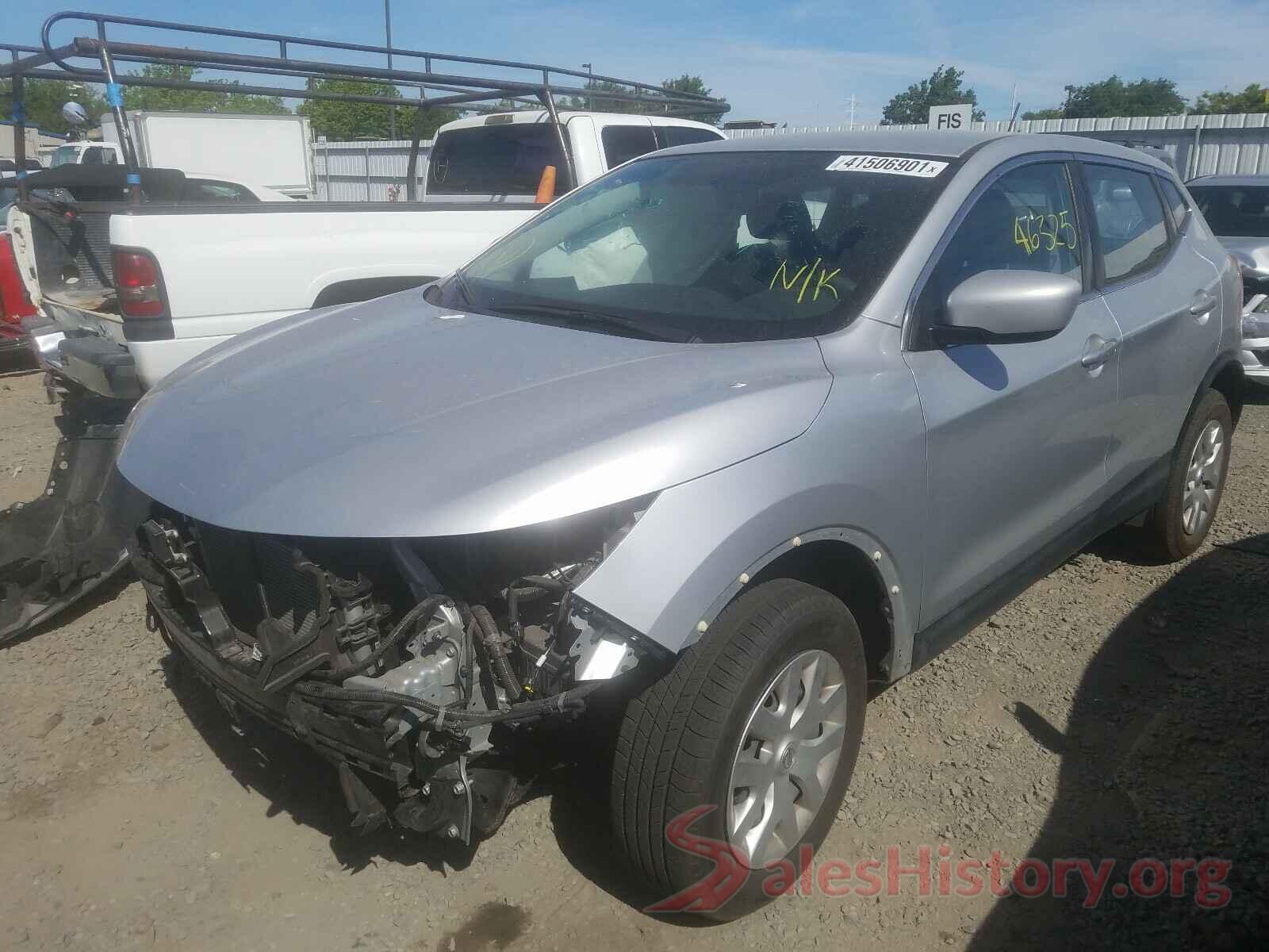 JN1BJ1CR5JW282417 2018 NISSAN ROGUE