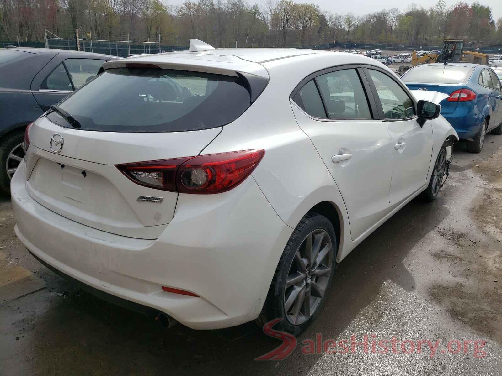 3MZBN1L33JM255100 2018 MAZDA 3