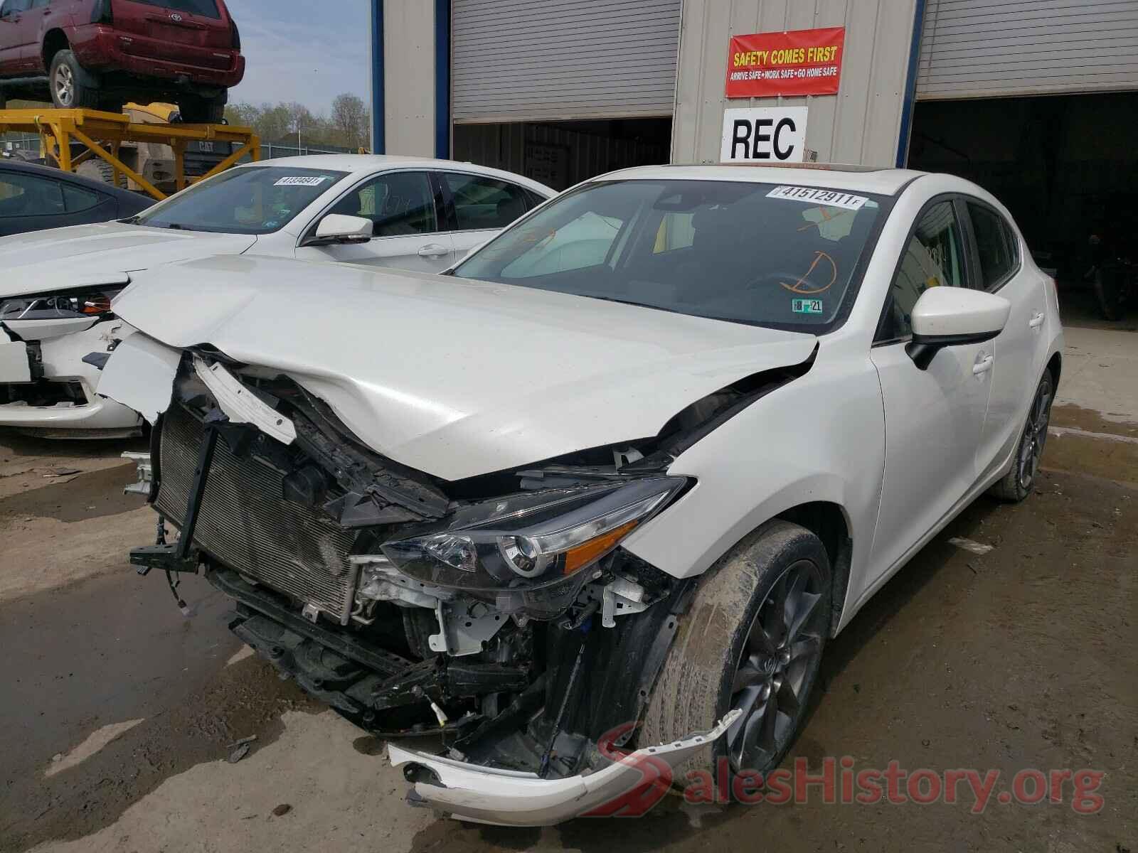 3MZBN1L33JM255100 2018 MAZDA 3