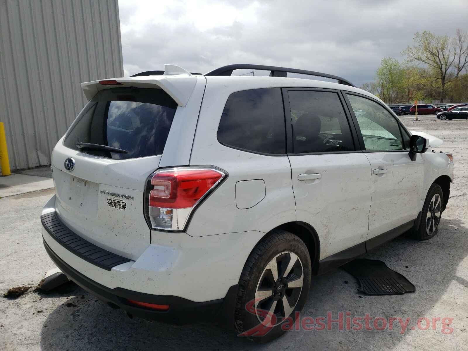 JF2SJAGC6JH610467 2018 SUBARU FORESTER