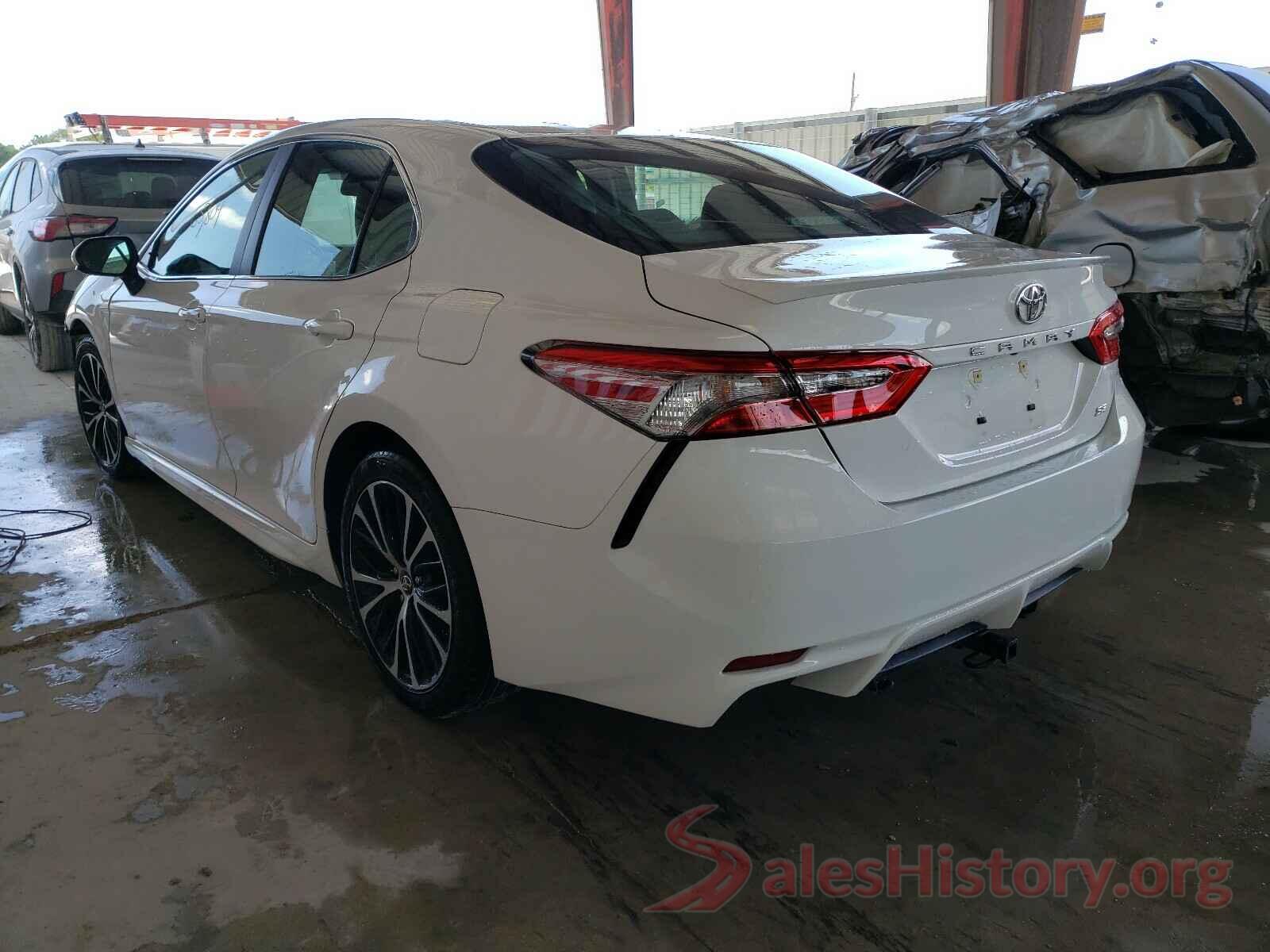 4T1B11HK2JU134130 2018 TOYOTA CAMRY