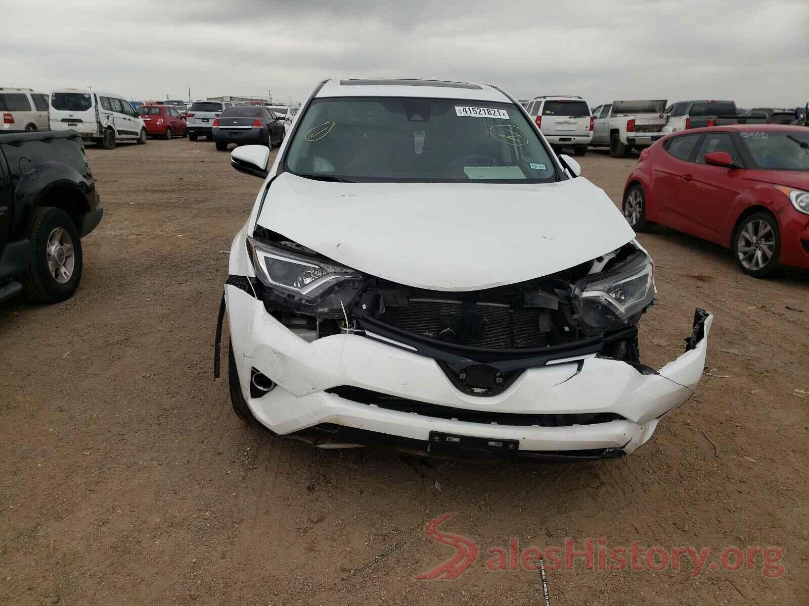 2T3RFREV9JW696000 2018 TOYOTA RAV4