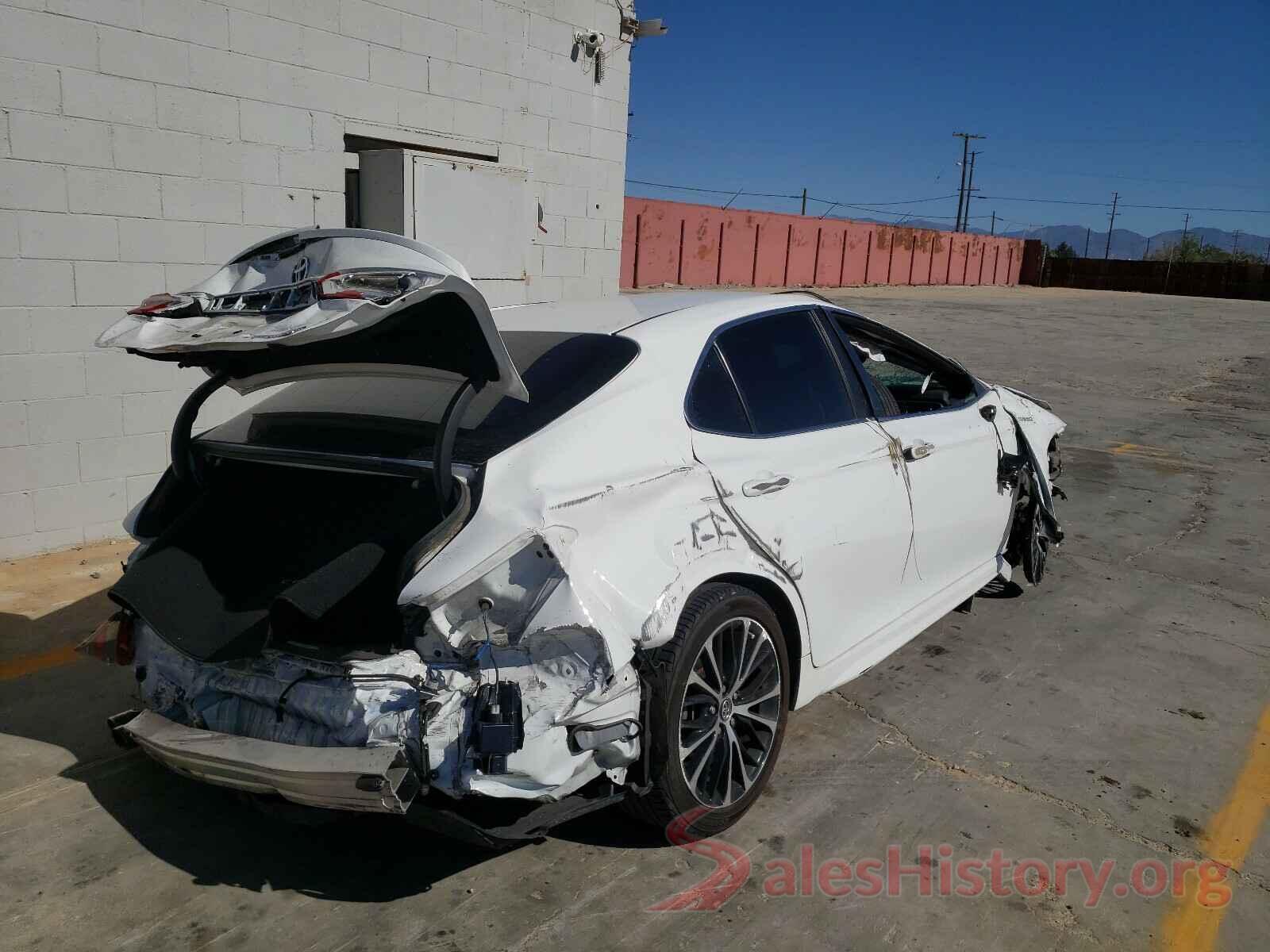 4T1B21HK9JU503711 2018 TOYOTA CAMRY