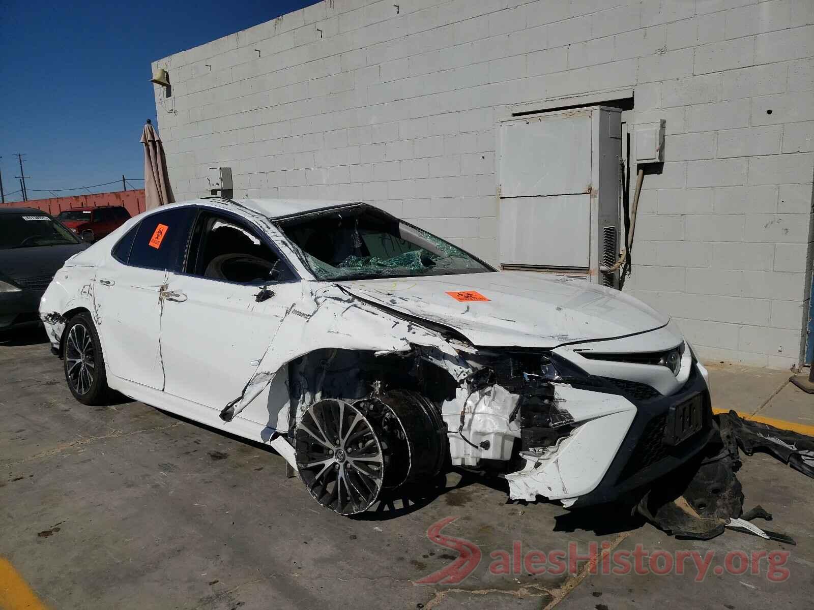 4T1B21HK9JU503711 2018 TOYOTA CAMRY