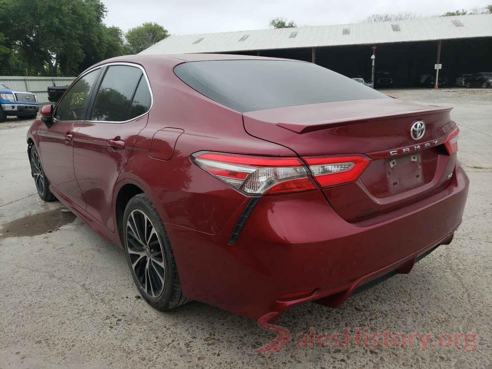 4T1B11HK7JU551338 2018 TOYOTA CAMRY