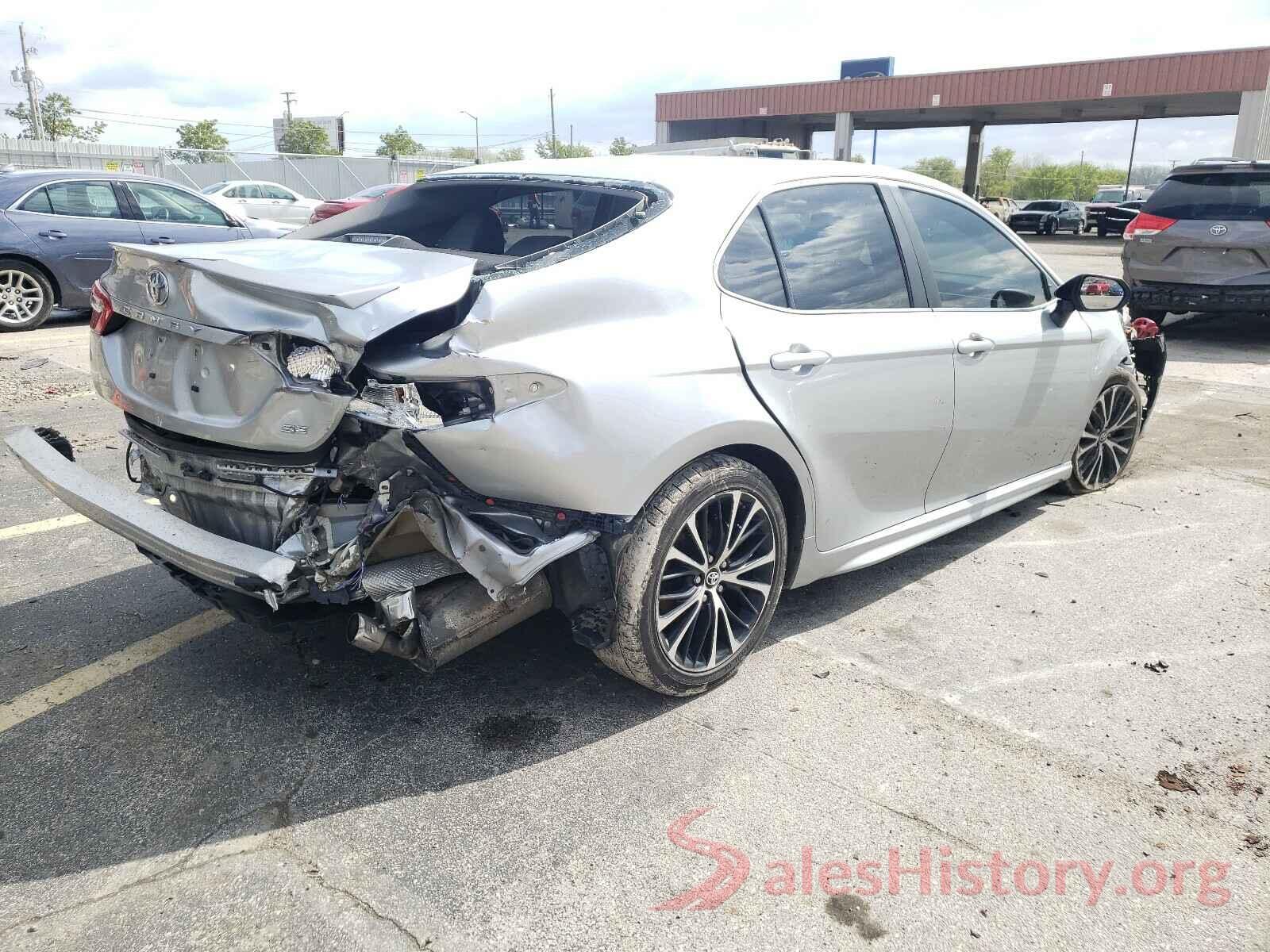 4T1B11HK4JU139751 2018 TOYOTA CAMRY