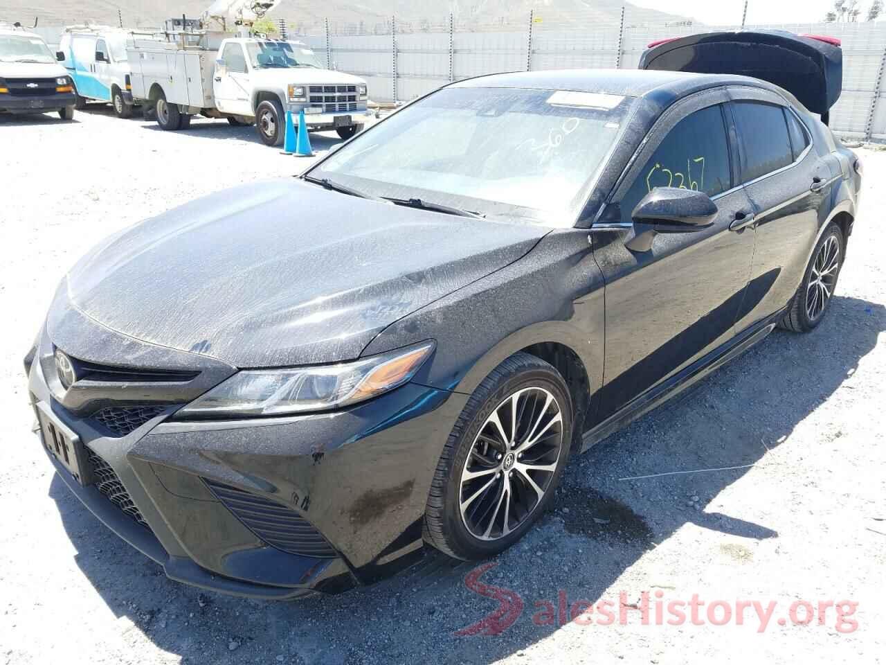 JTNB11HK0J3037627 2018 TOYOTA CAMRY