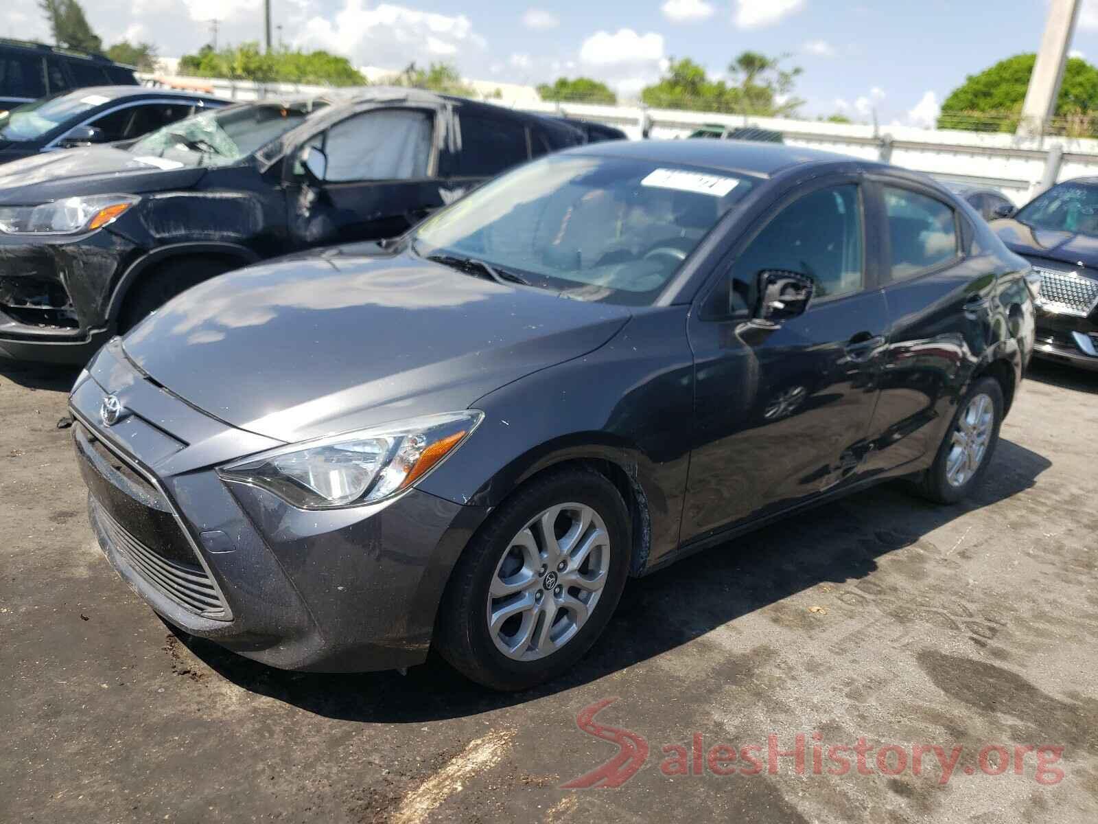 3MYDLBYV3JY303318 2018 TOYOTA YARIS