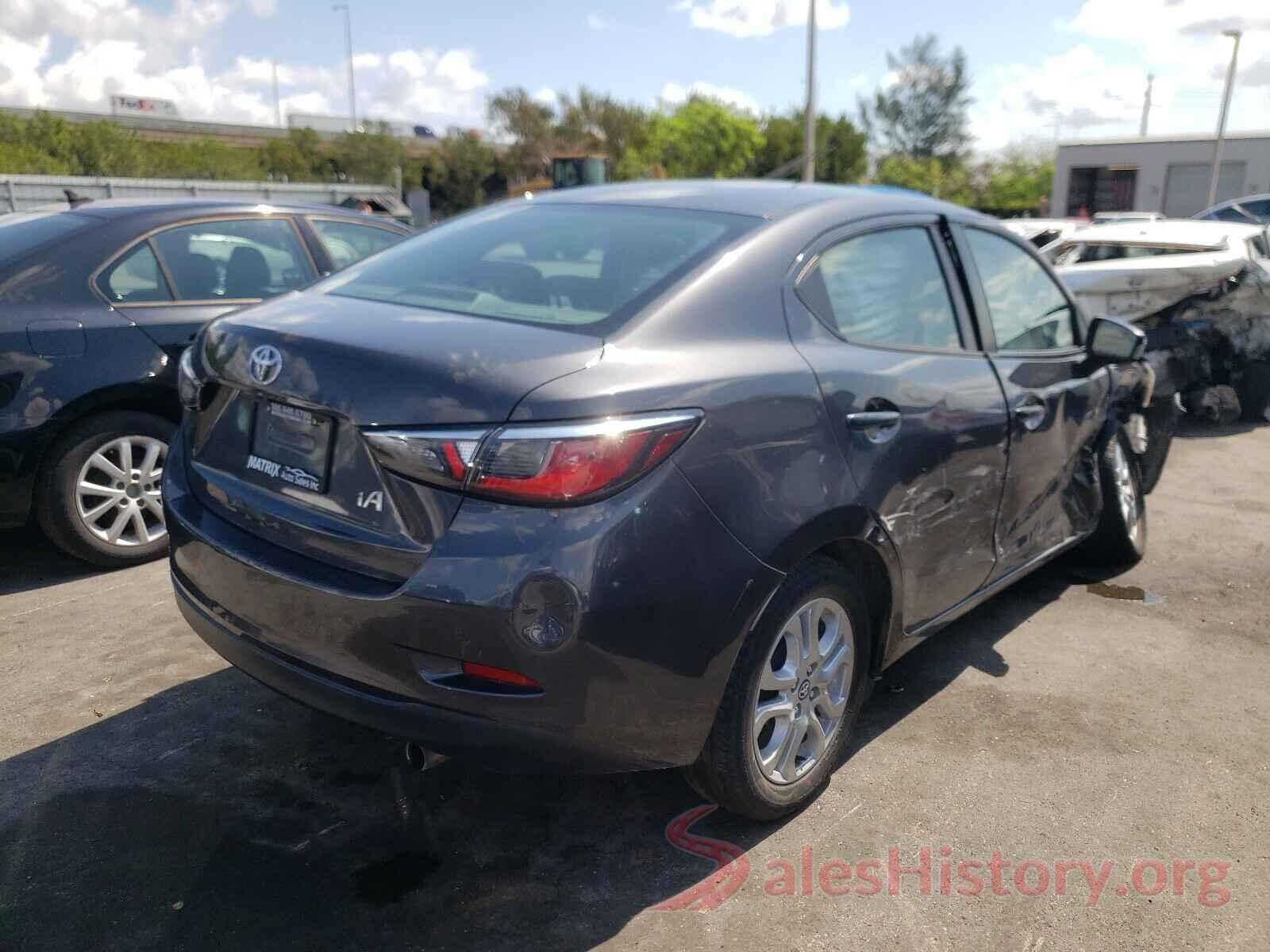 3MYDLBYV3JY303318 2018 TOYOTA YARIS