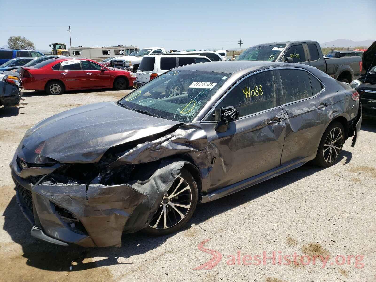 4T1B11HK5KU257177 2019 TOYOTA CAMRY