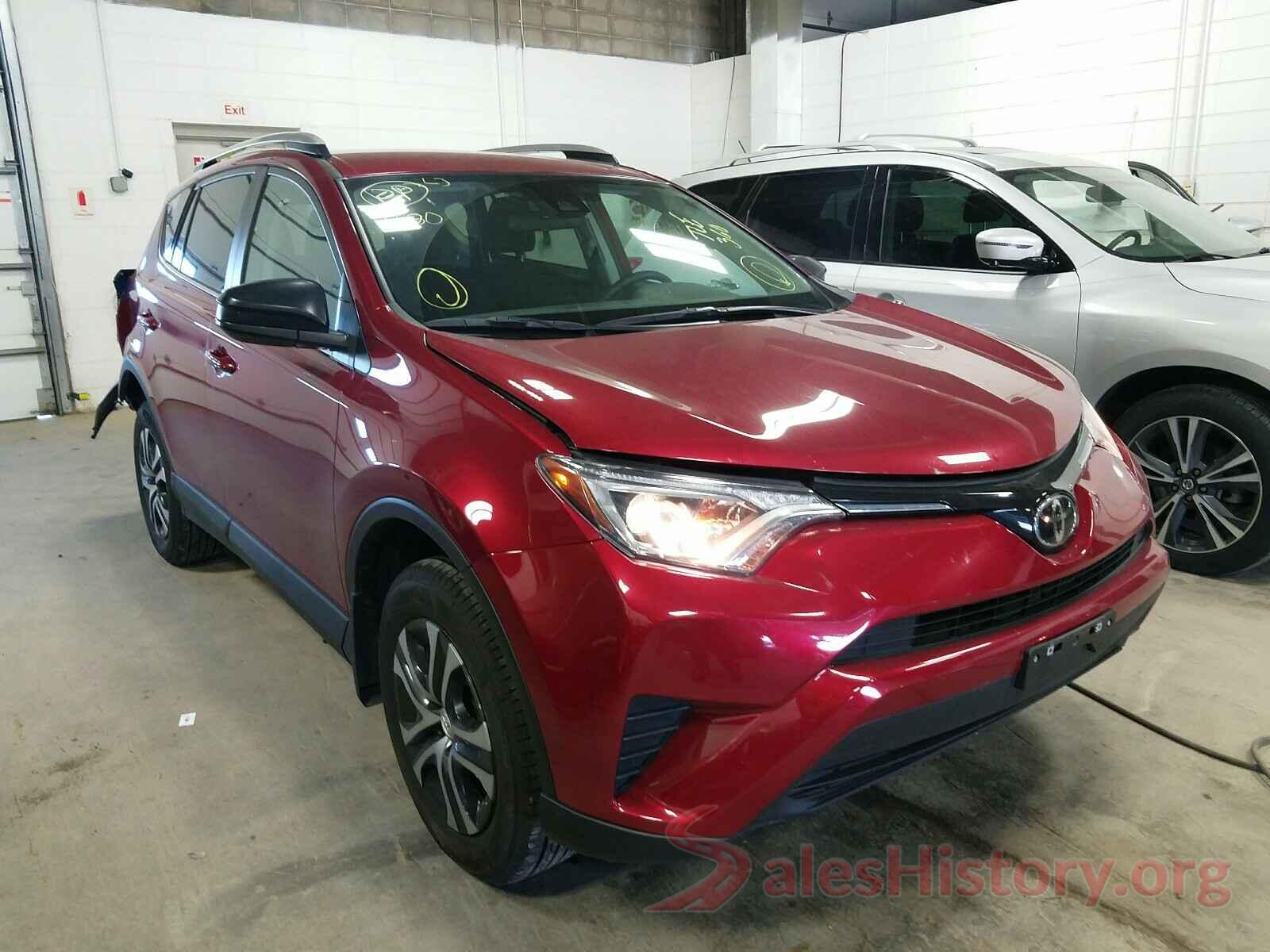 2T3BFREV7JW827197 2018 TOYOTA RAV4