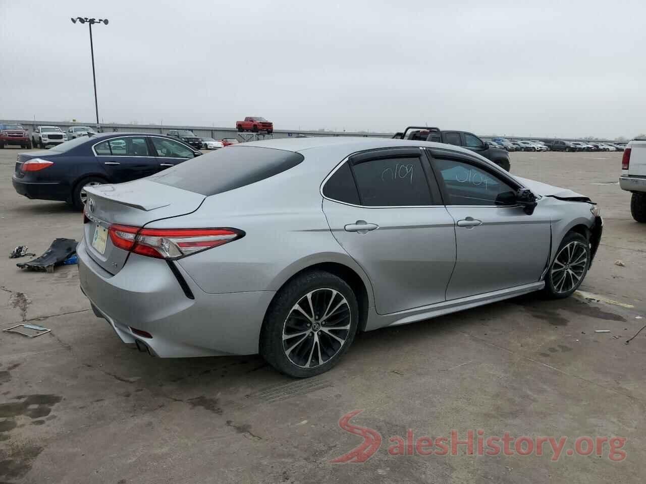 4T1B11HK5JU105236 2018 TOYOTA CAMRY