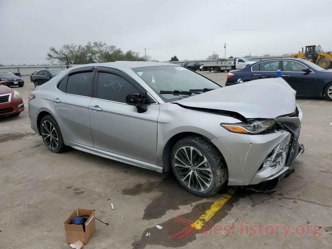 4T1B11HK5JU105236 2018 TOYOTA CAMRY