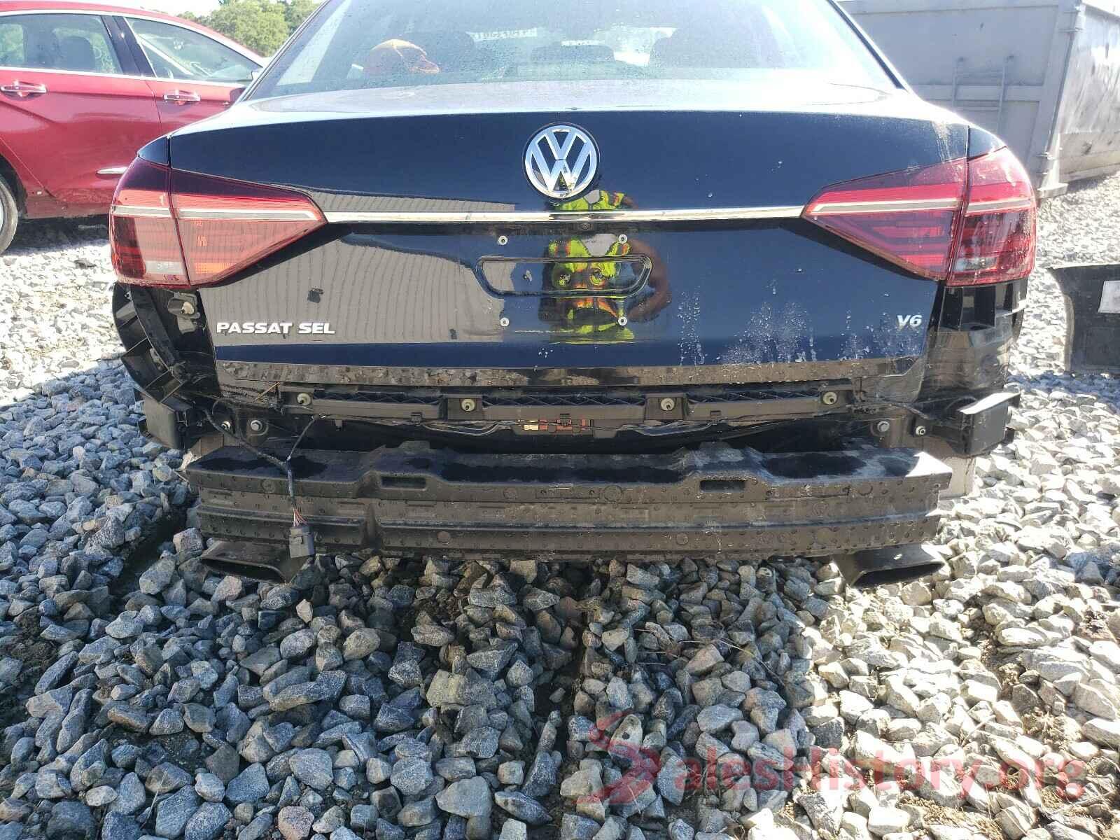 1VWCM7A31JC007006 2018 VOLKSWAGEN PASSAT