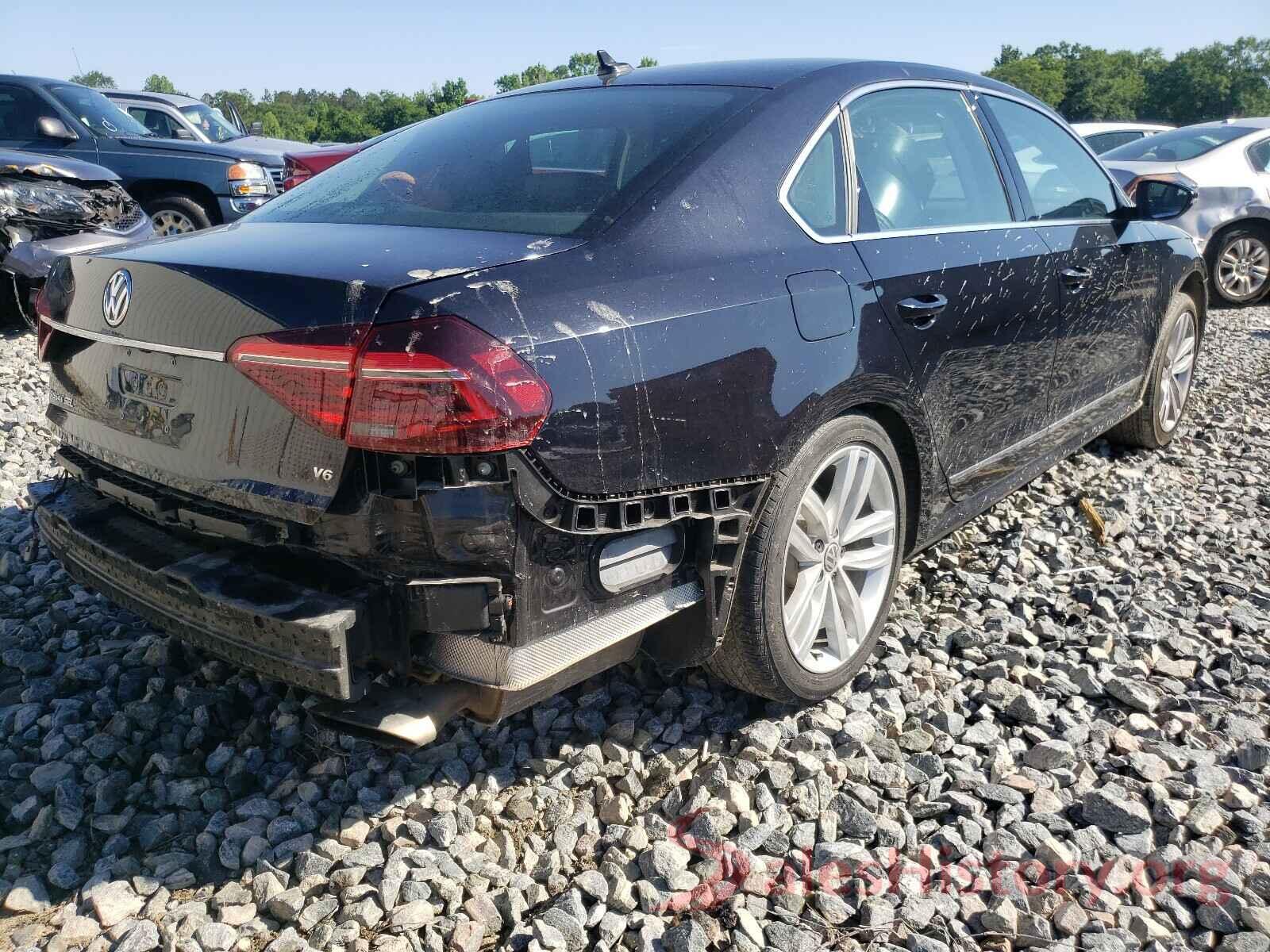 1VWCM7A31JC007006 2018 VOLKSWAGEN PASSAT