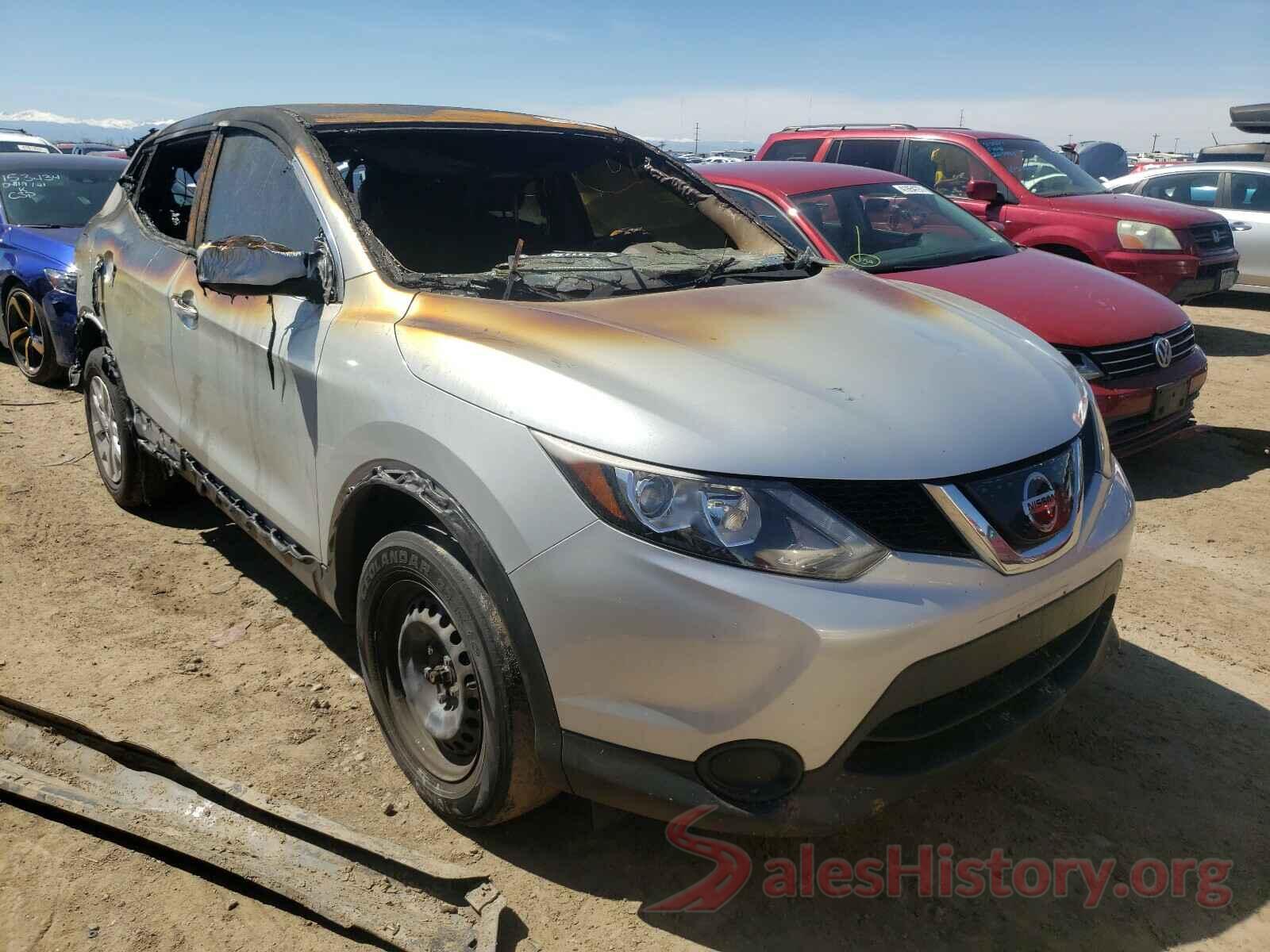 JN1BJ1CRXJW258243 2018 NISSAN ROGUE