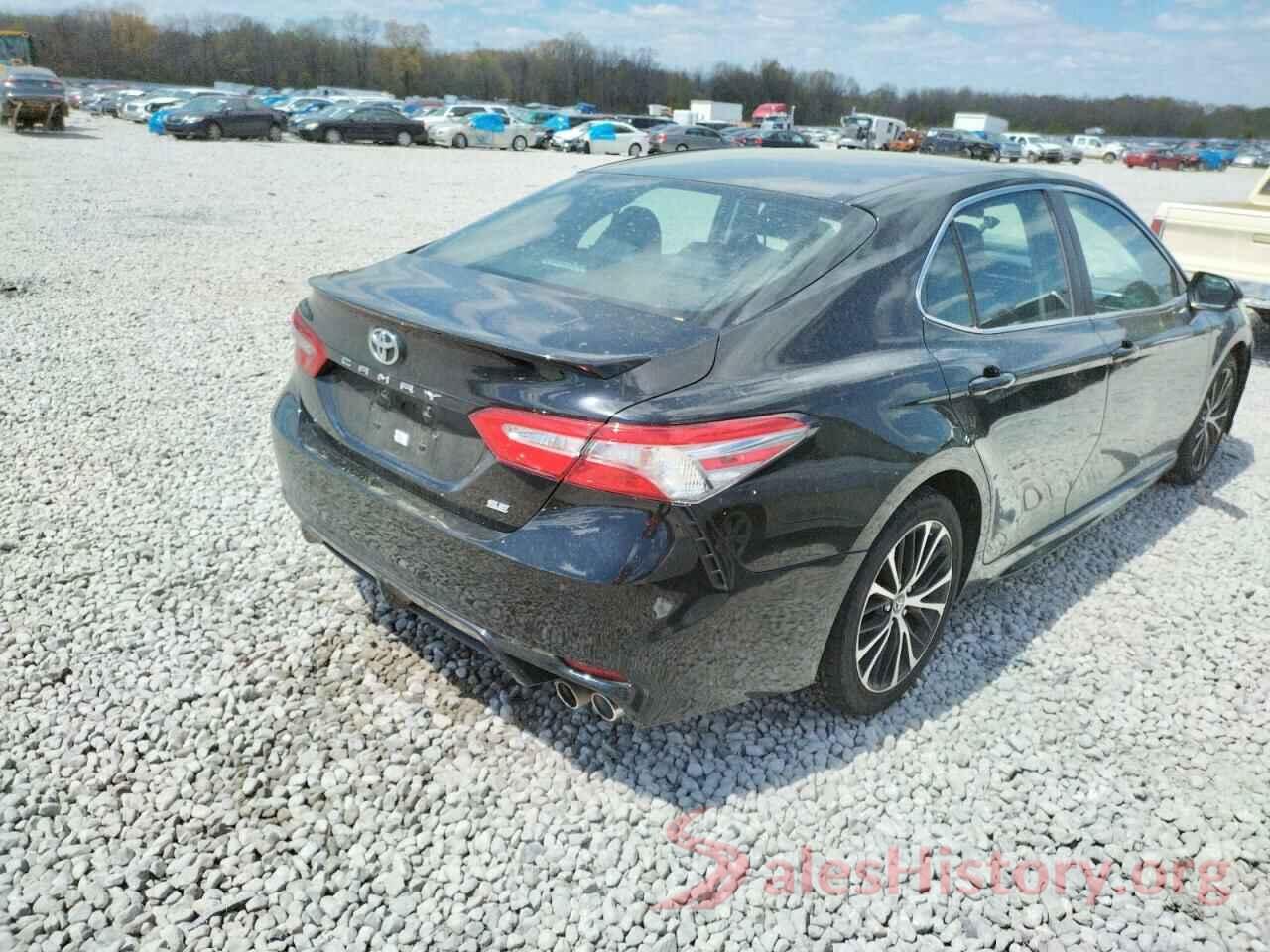 4T1B11HK6JU089158 2018 TOYOTA CAMRY