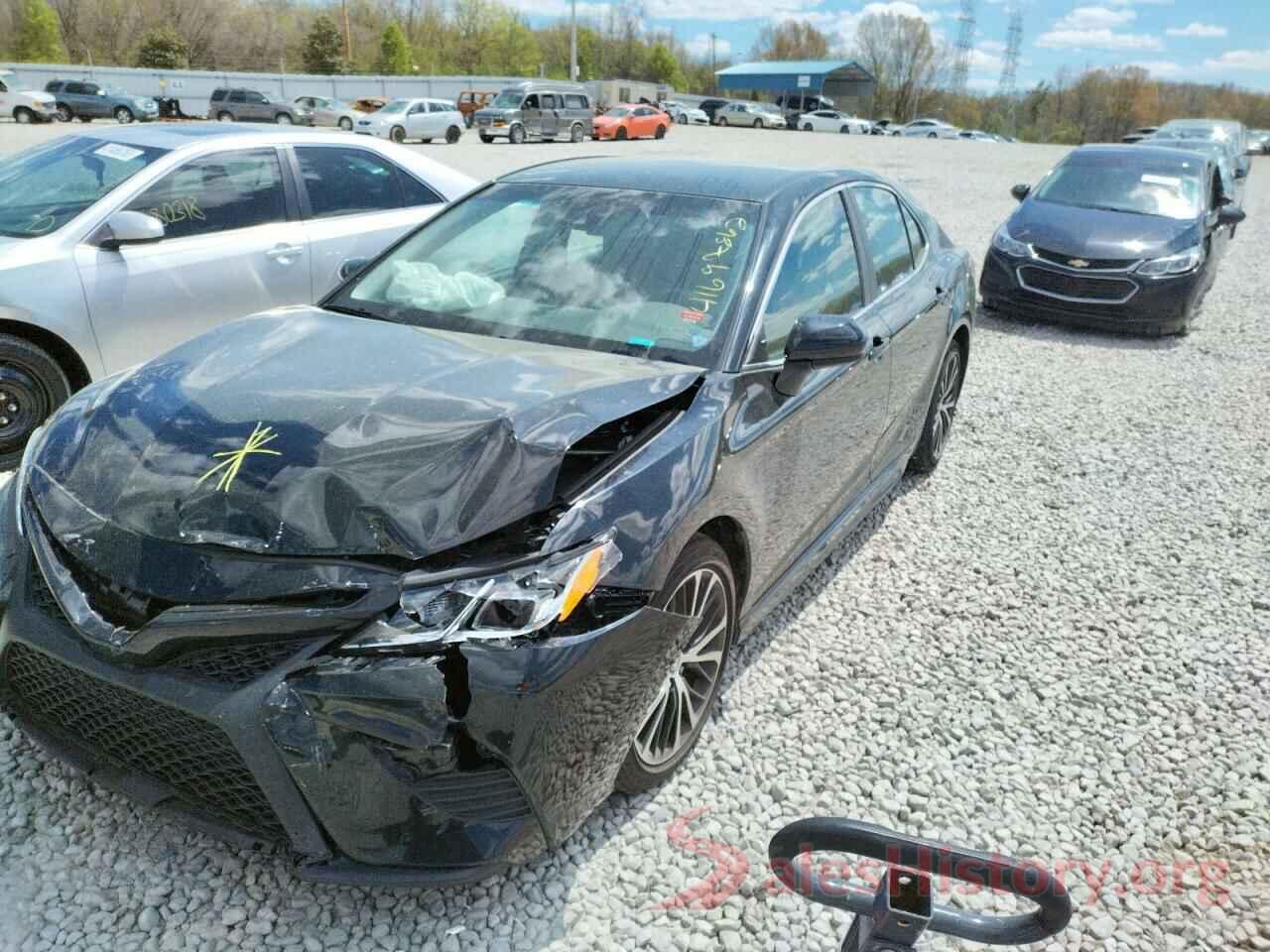 4T1B11HK6JU089158 2018 TOYOTA CAMRY