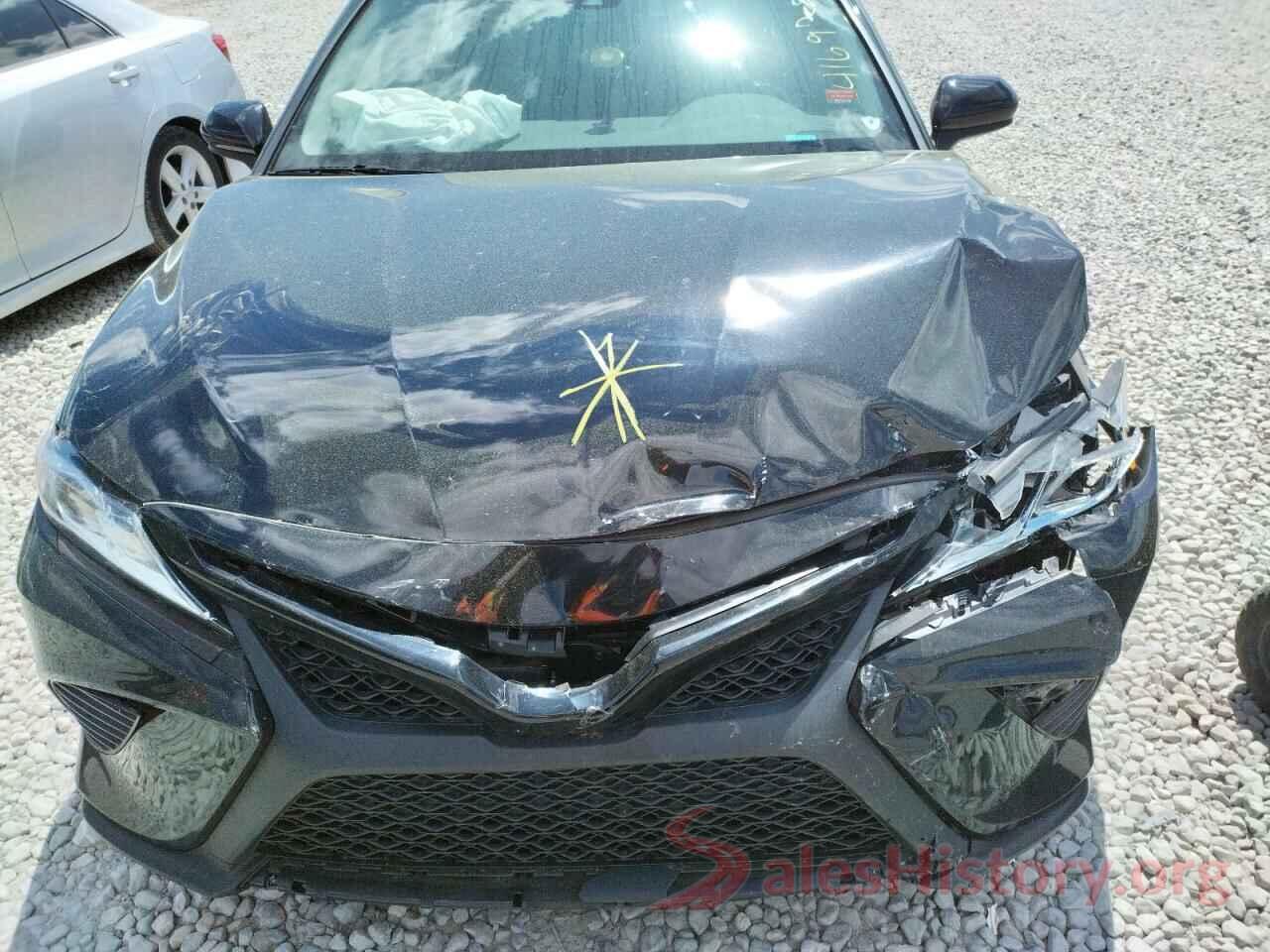 4T1B11HK6JU089158 2018 TOYOTA CAMRY