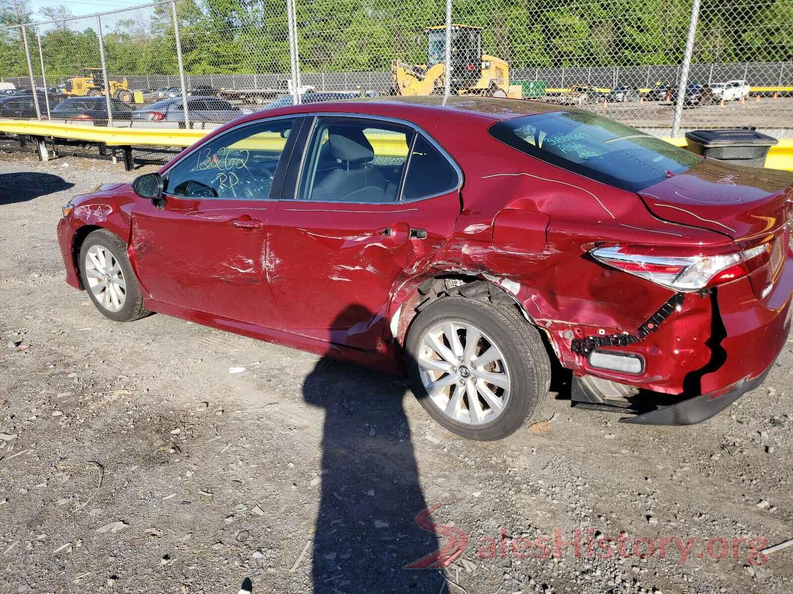 4T1B11HK5JU583480 2018 TOYOTA CAMRY