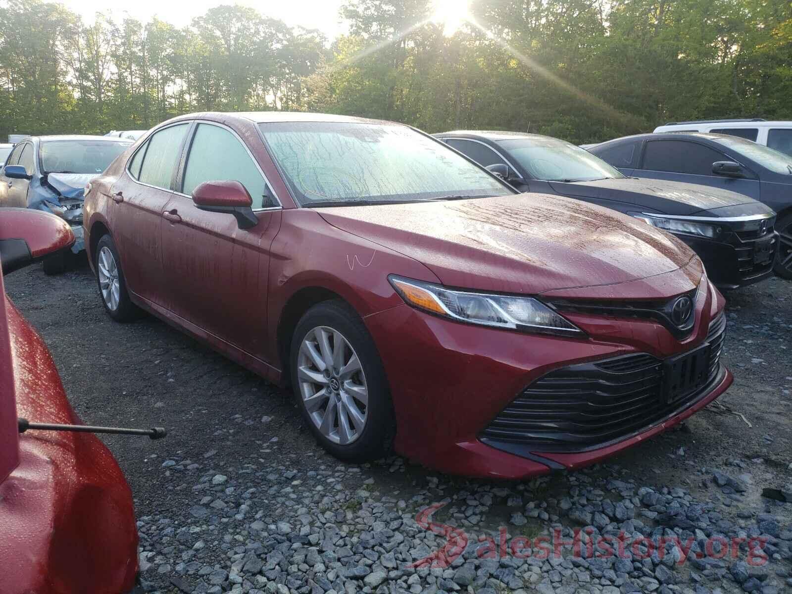 4T1B11HK5JU583480 2018 TOYOTA CAMRY