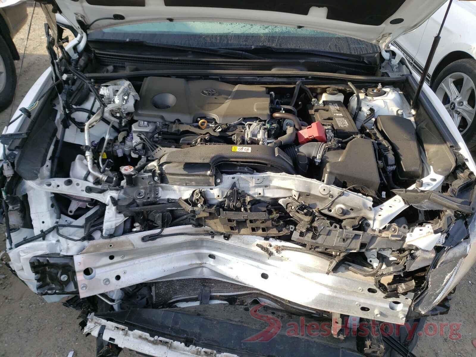 4T1B11HK2JU637687 2018 TOYOTA CAMRY