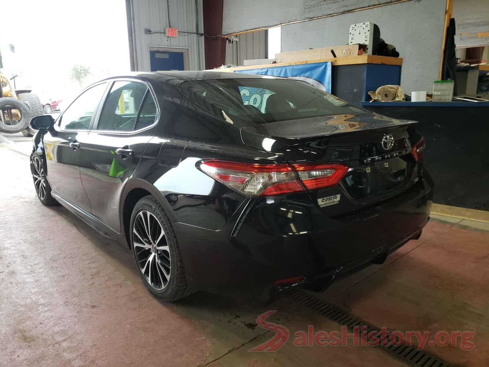 4T1B11HK0JU068970 2018 TOYOTA CAMRY