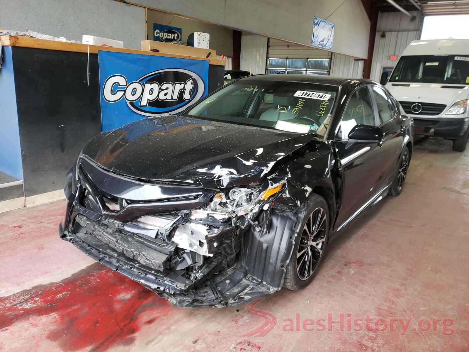 4T1B11HK0JU068970 2018 TOYOTA CAMRY