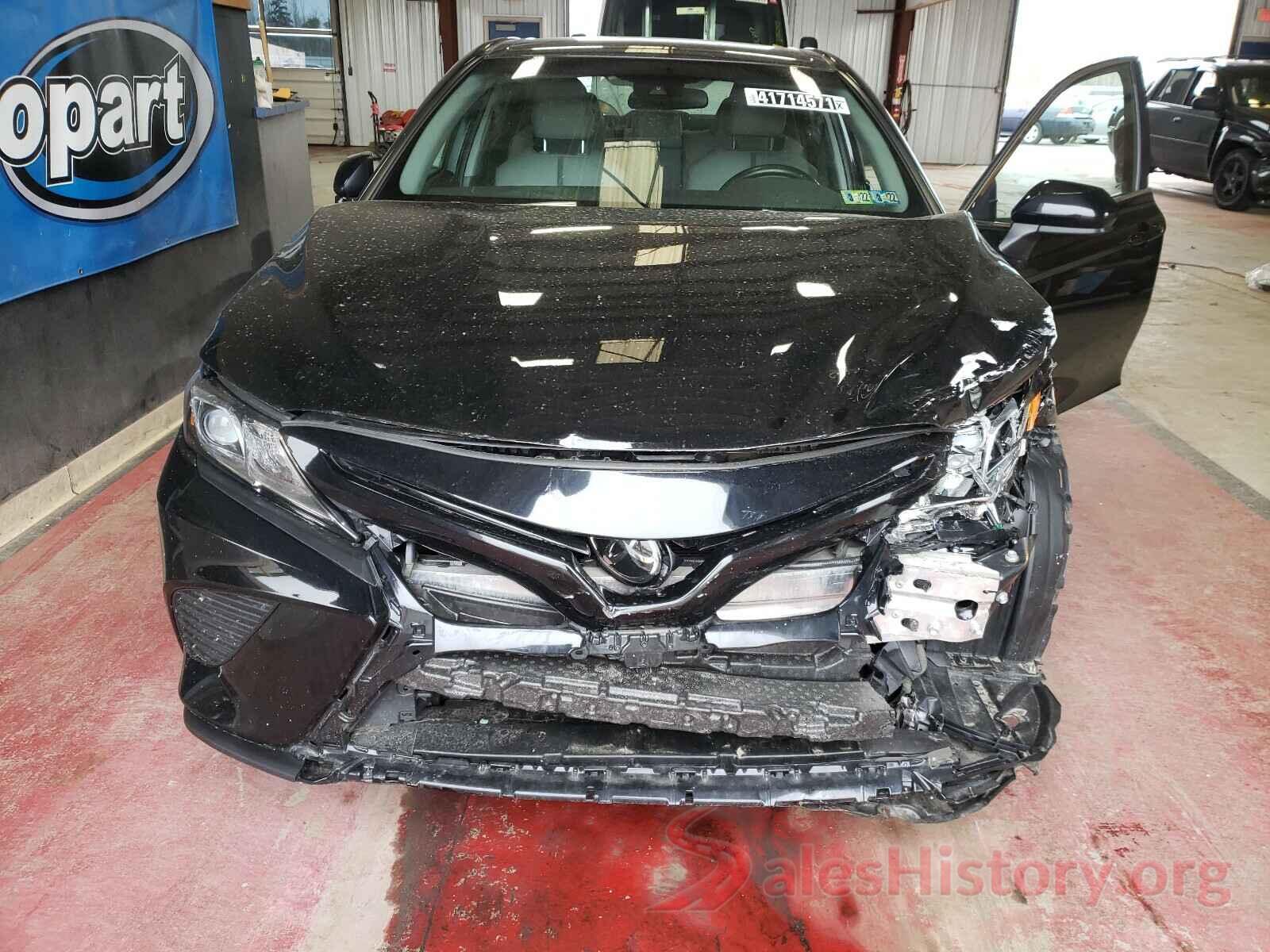 4T1B11HK0JU068970 2018 TOYOTA CAMRY