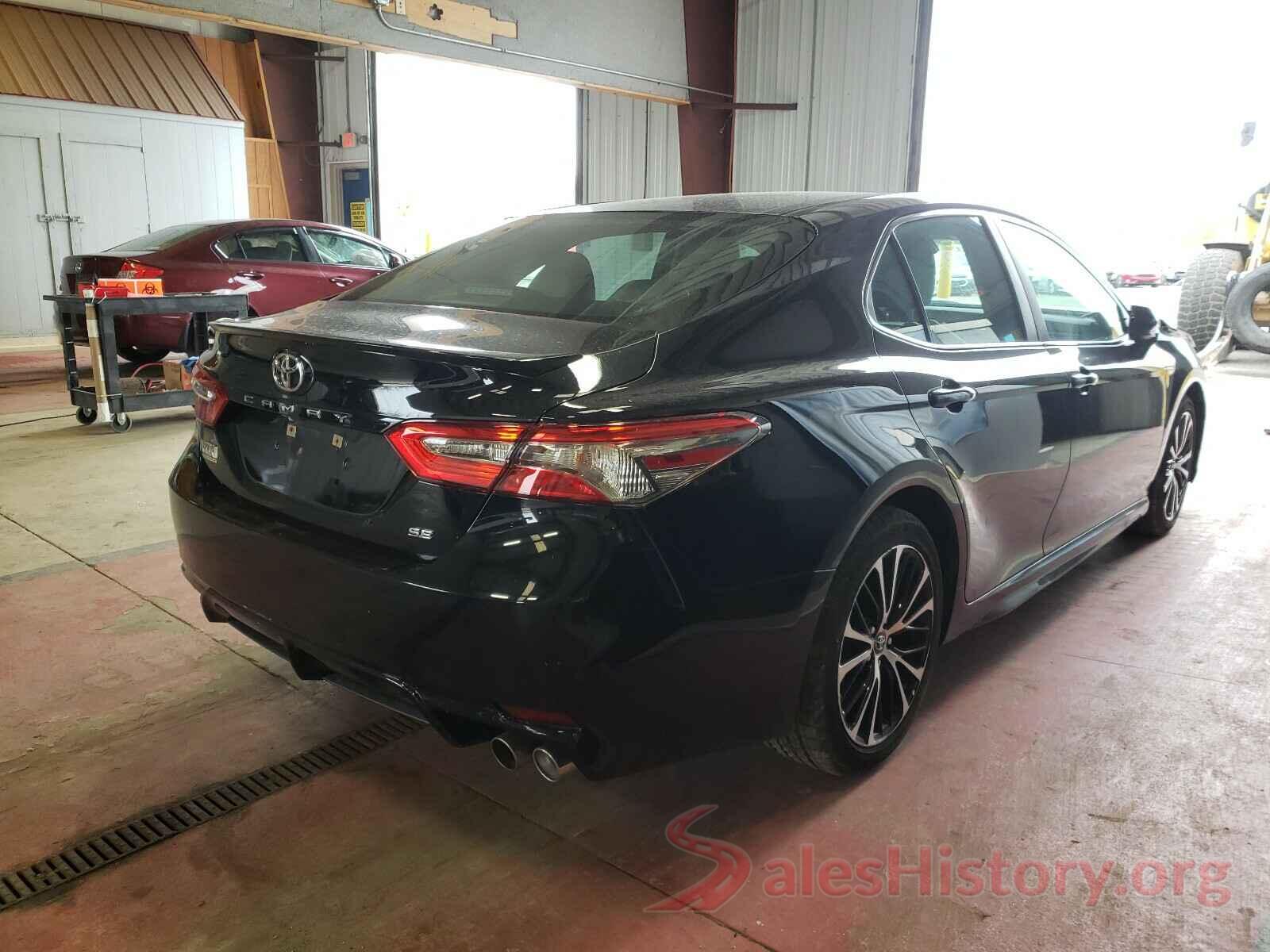 4T1B11HK0JU068970 2018 TOYOTA CAMRY